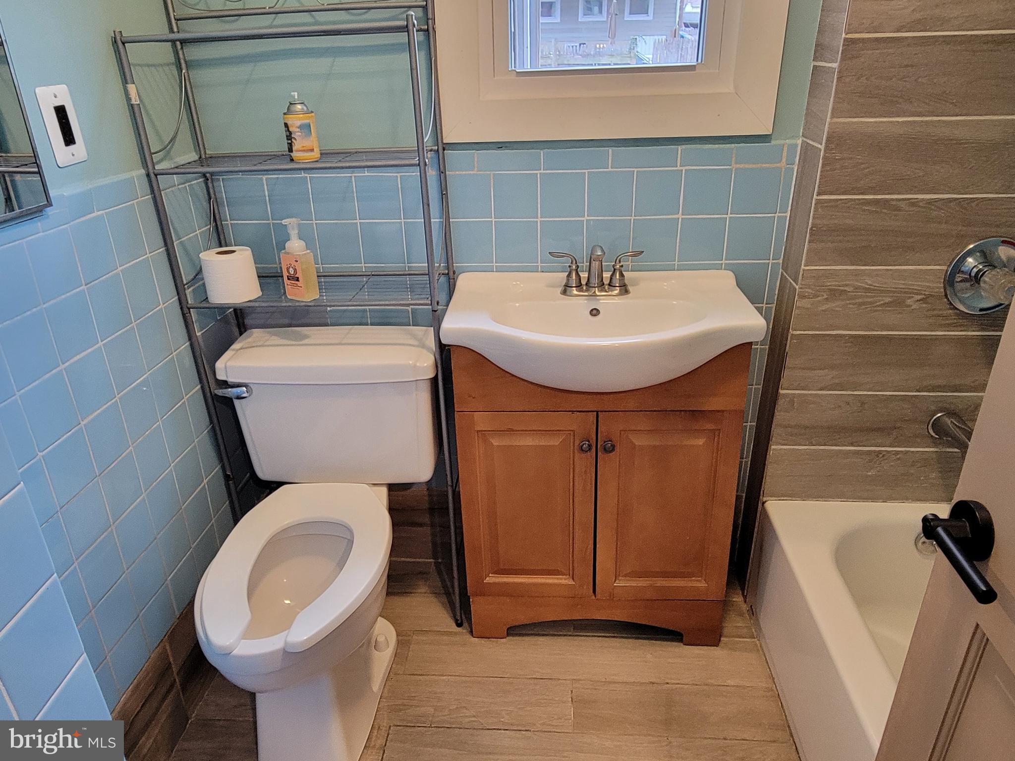 COLMAR MANOR - Residential