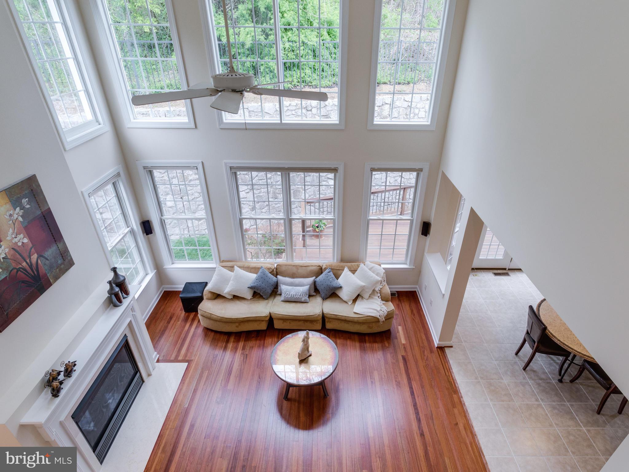 LAKE BARCROFT - Residential