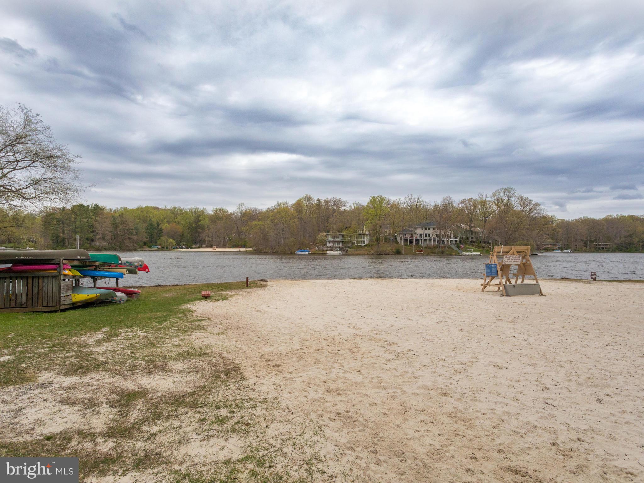 LAKE BARCROFT - Residential
