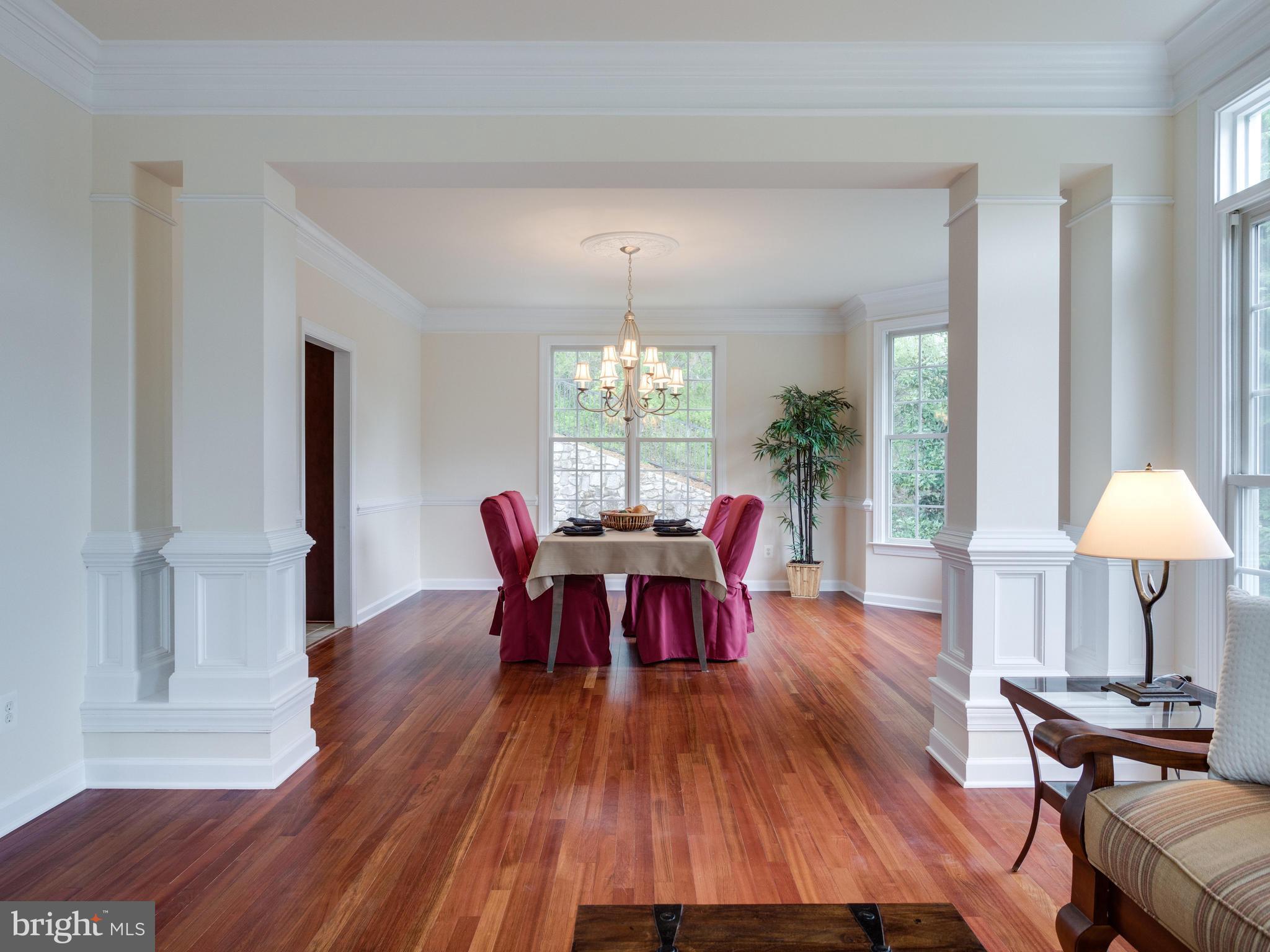 LAKE BARCROFT - Residential