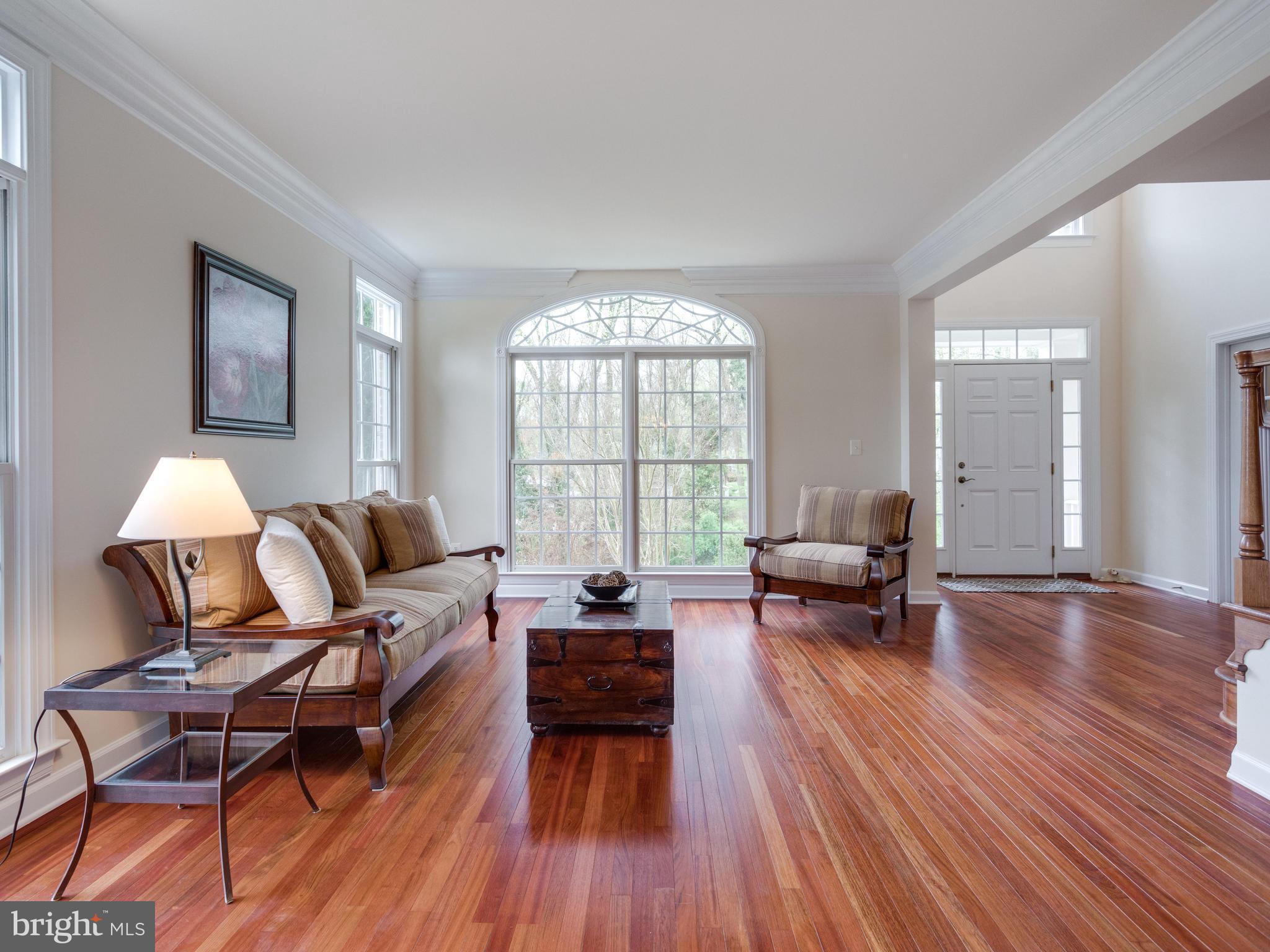 LAKE BARCROFT - Residential