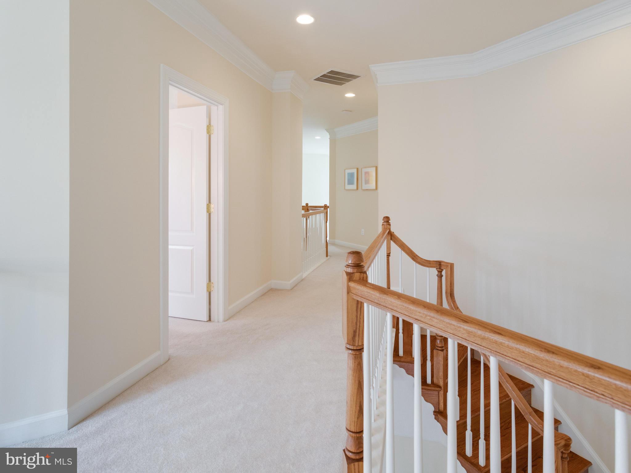 LAKE BARCROFT - Residential