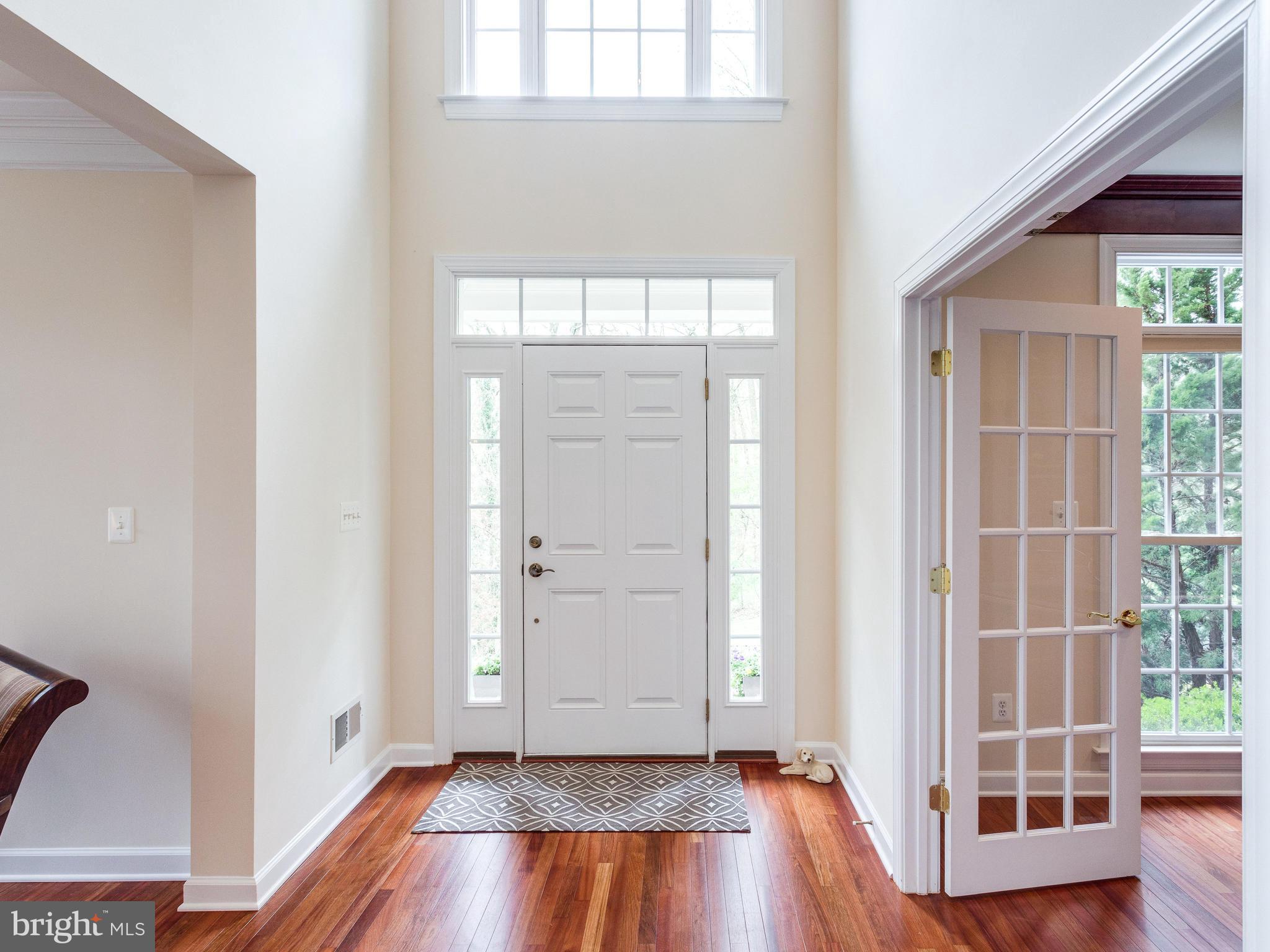 LAKE BARCROFT - Residential