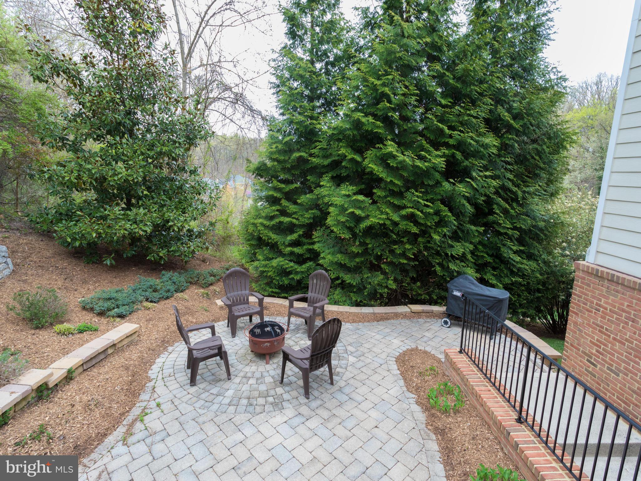 LAKE BARCROFT - Residential