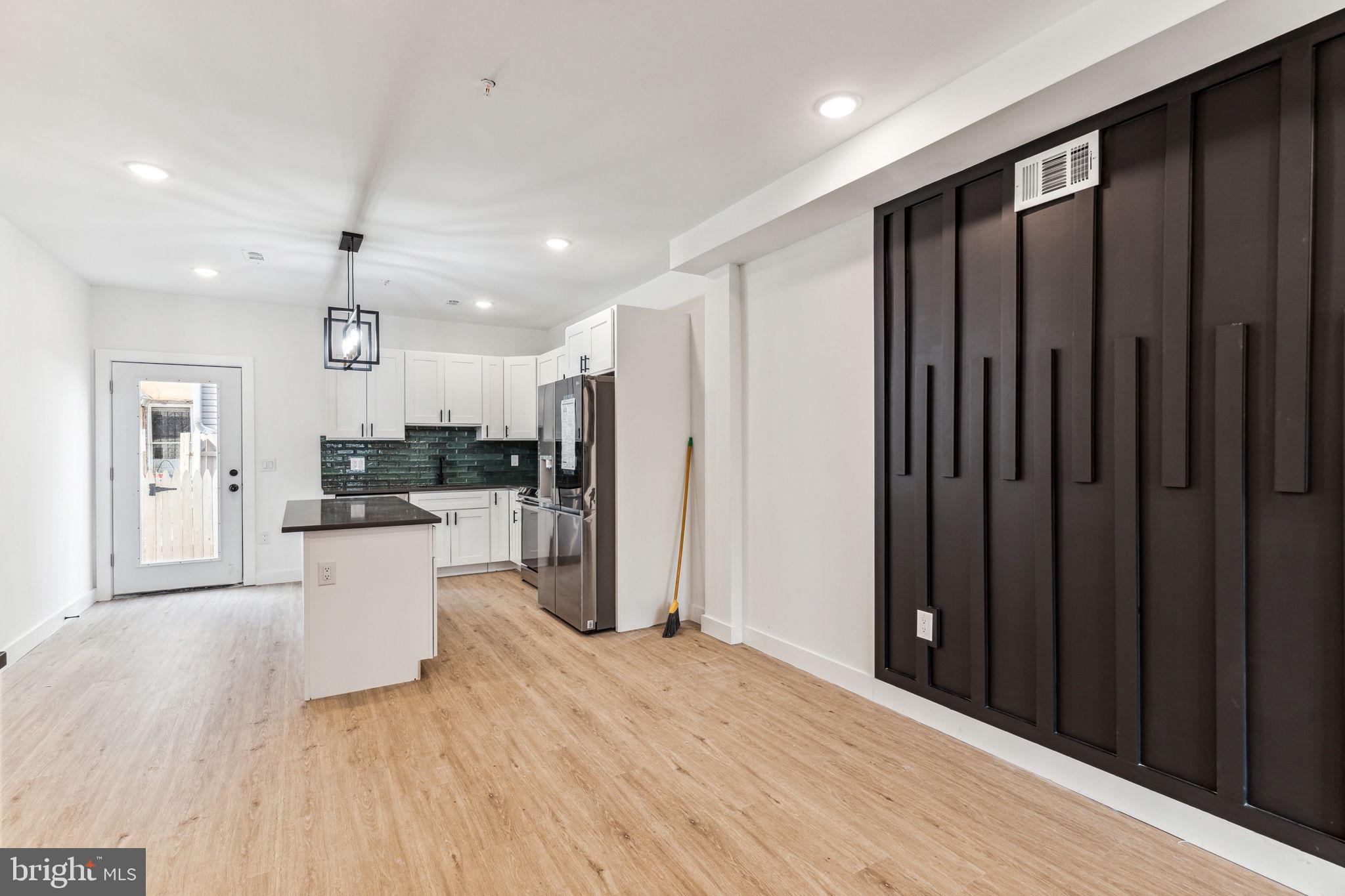 FISHTOWN - Residential Lease