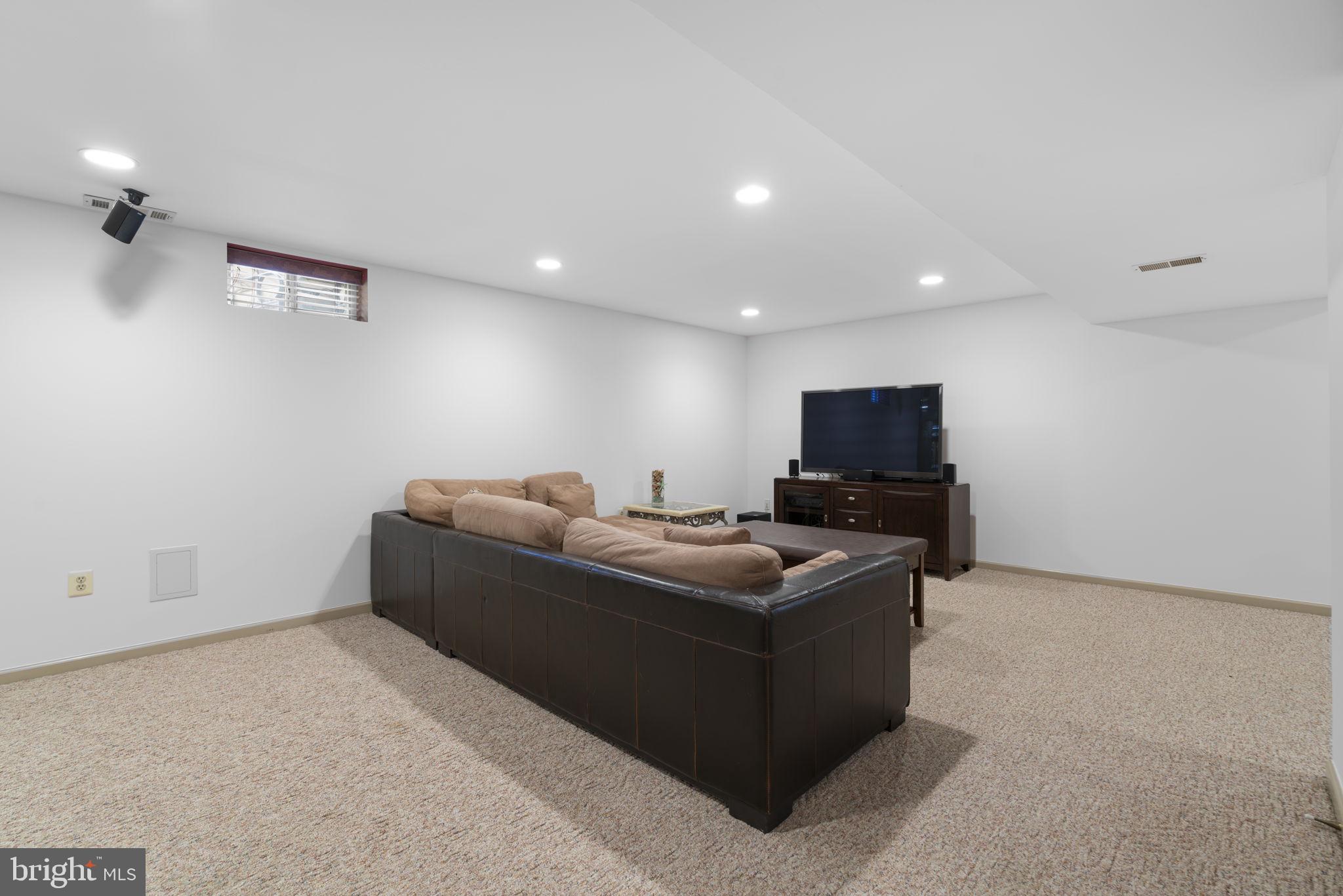 LYNDWOOD - Residential