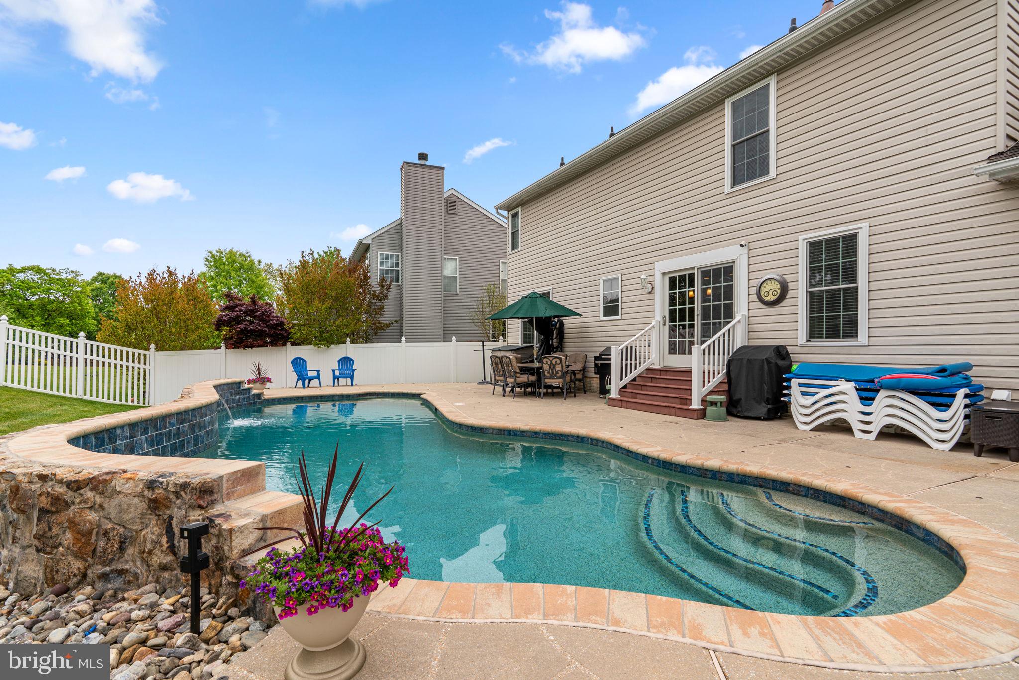 LYNDWOOD - Residential