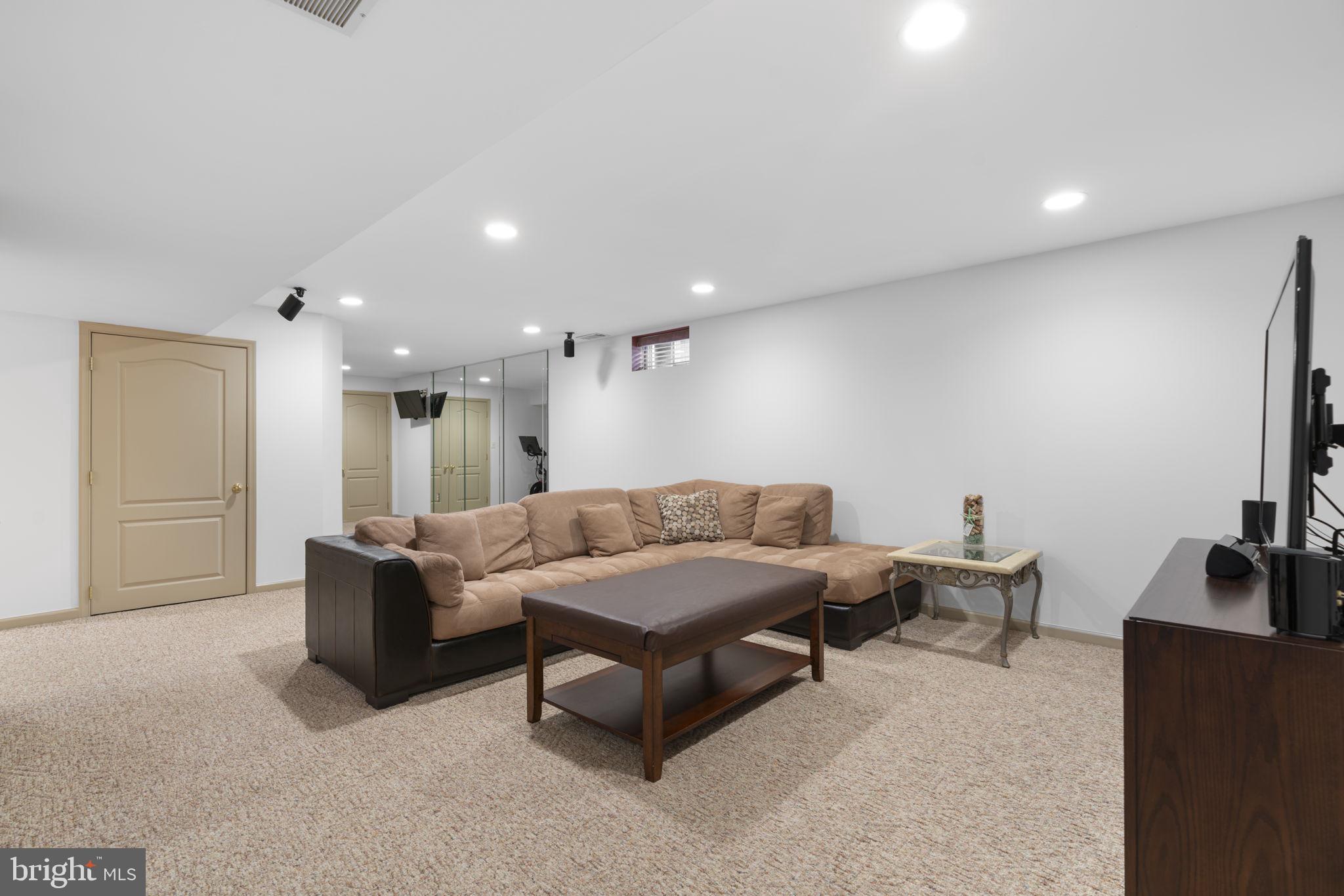 LYNDWOOD - Residential
