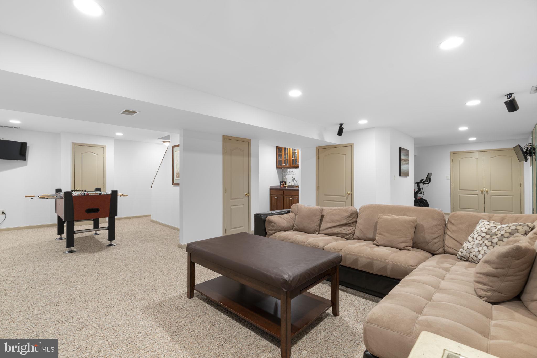 LYNDWOOD - Residential