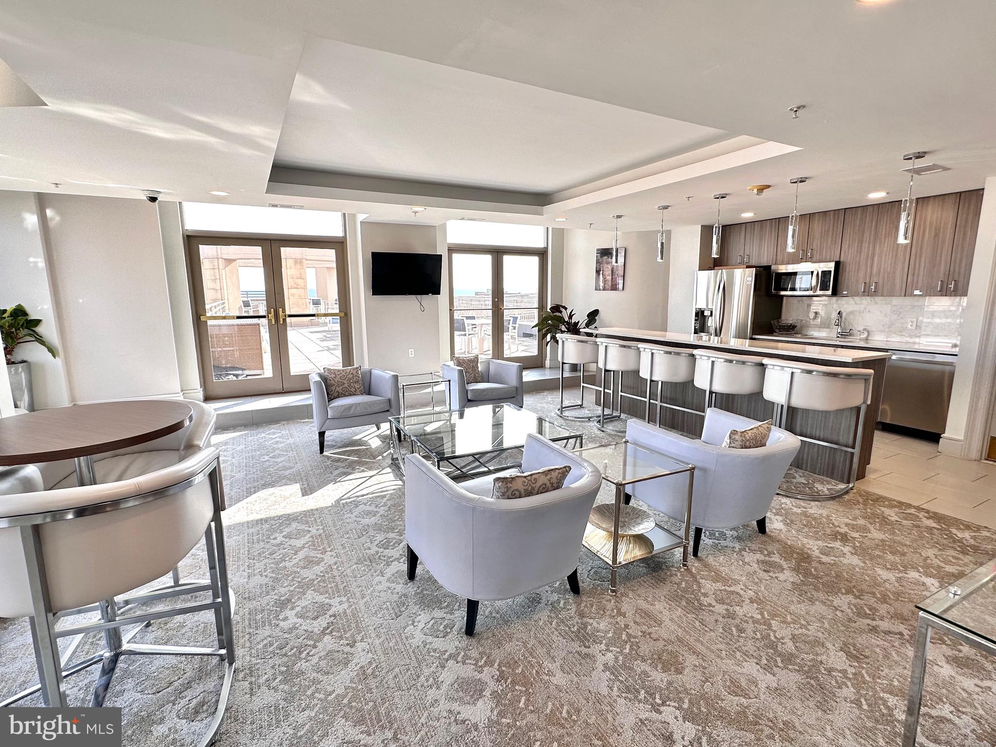 ECLIPSE ON CENTER PARK - Residential