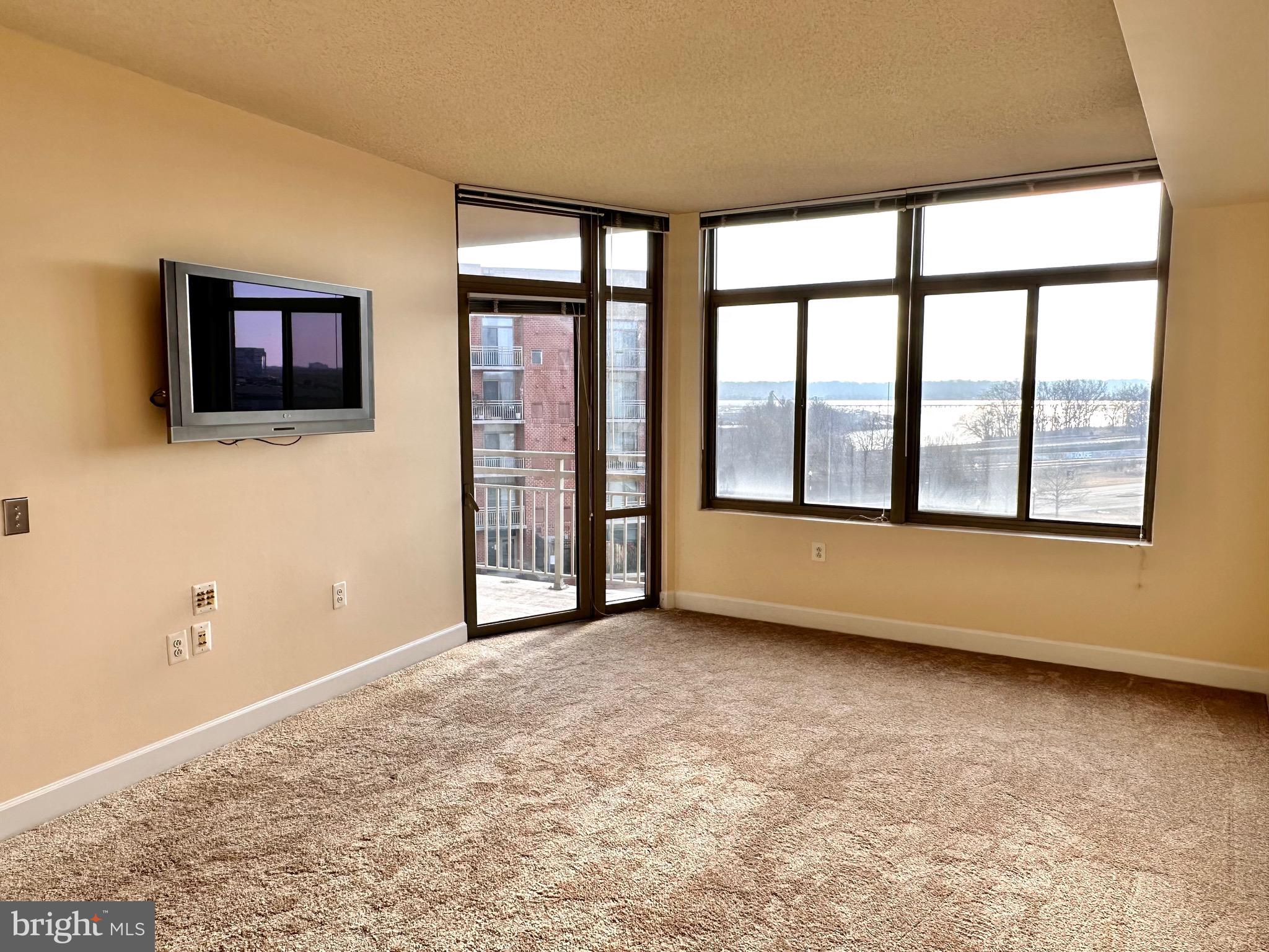 ECLIPSE ON CENTER PARK - Residential