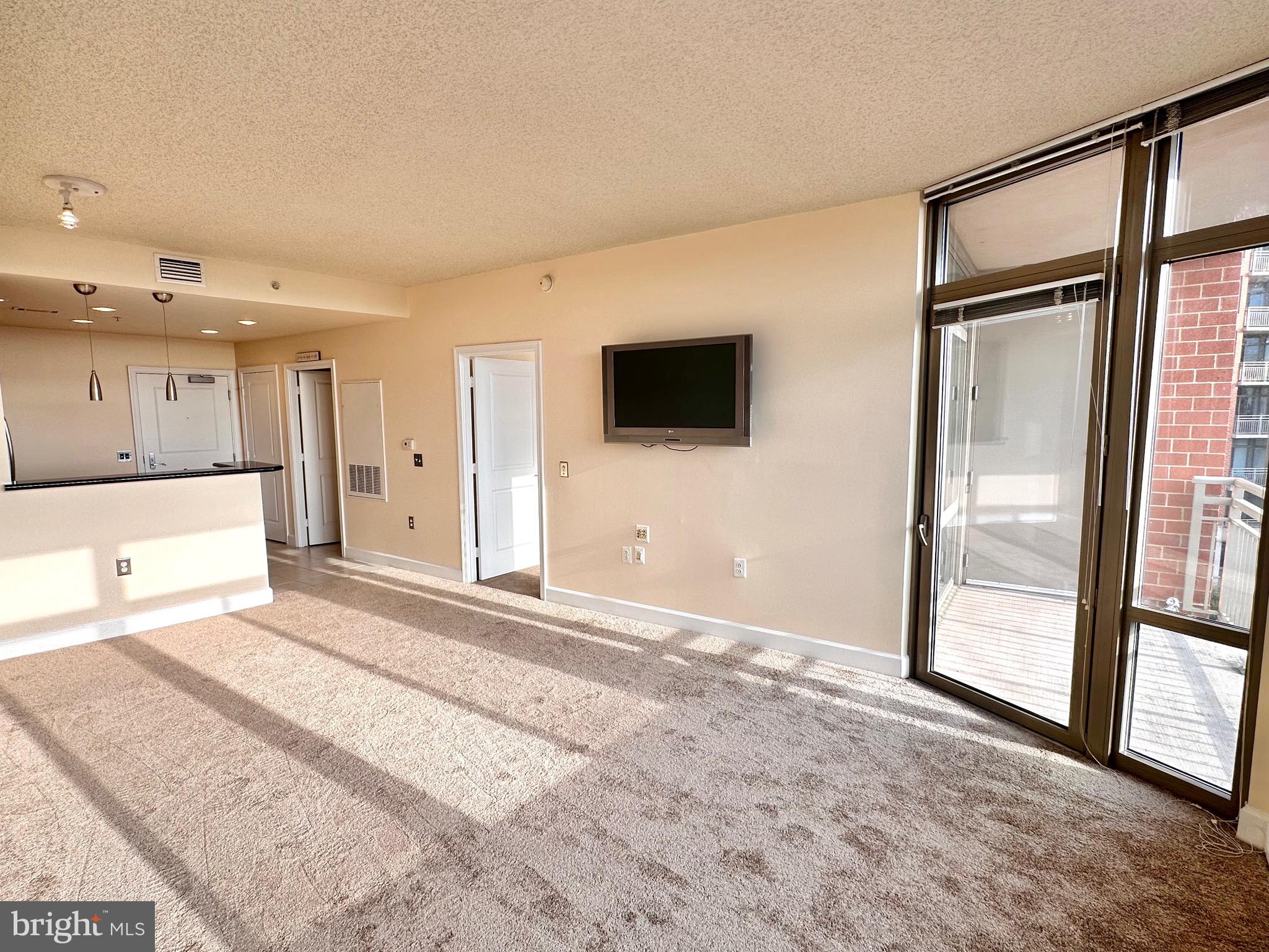 ECLIPSE ON CENTER PARK - Residential