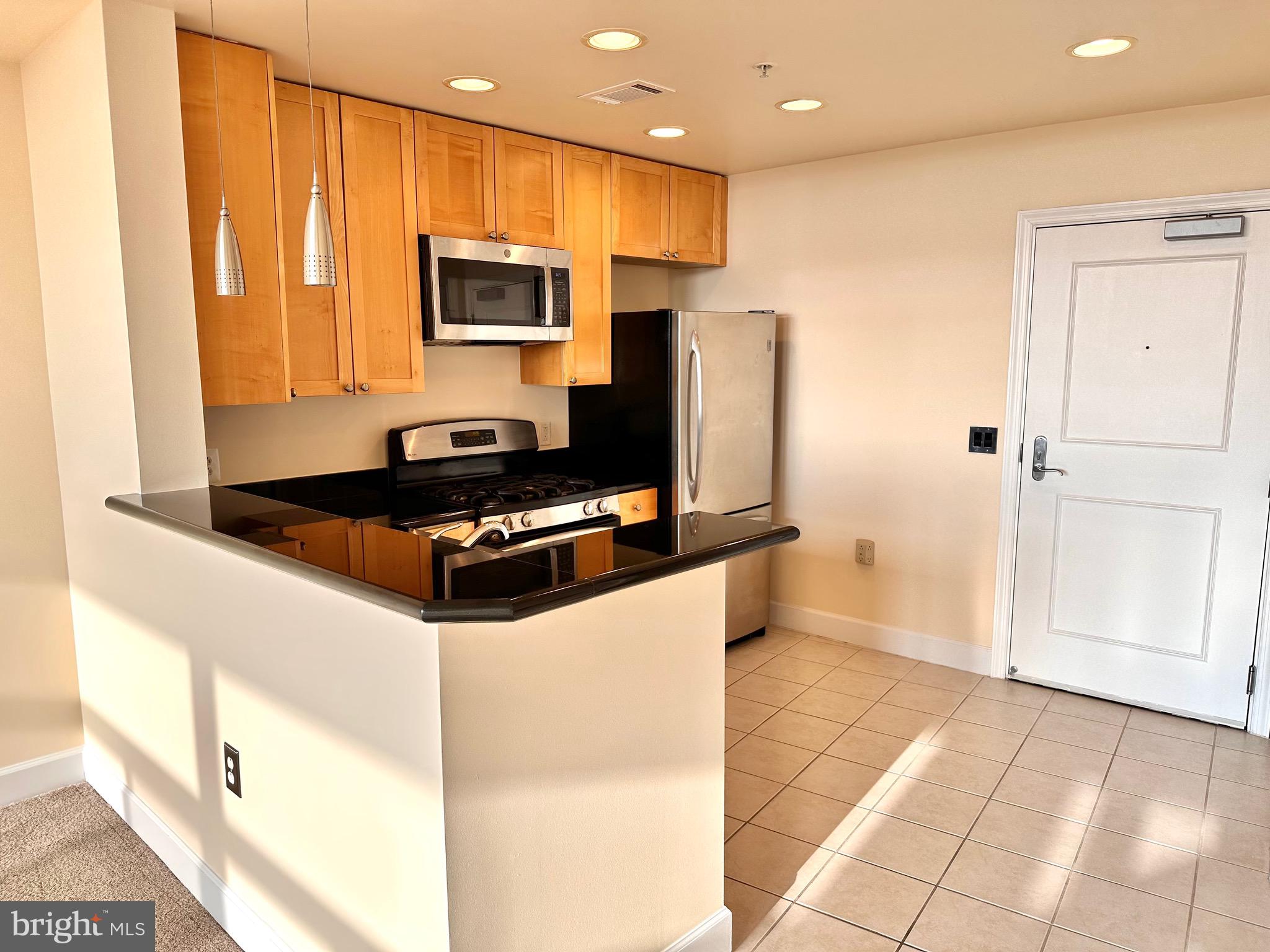 ECLIPSE ON CENTER PARK - Residential