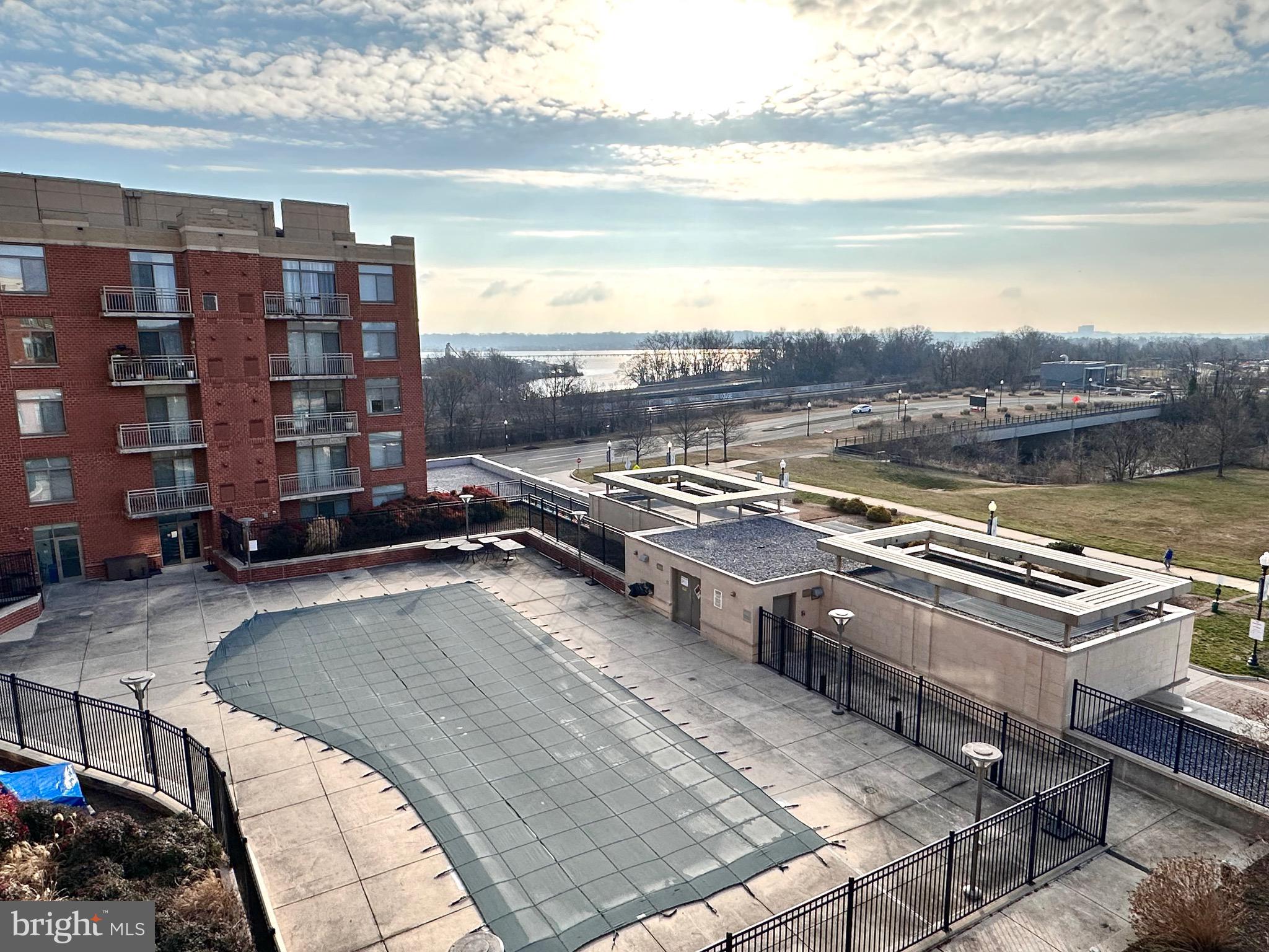 ECLIPSE ON CENTER PARK - Residential
