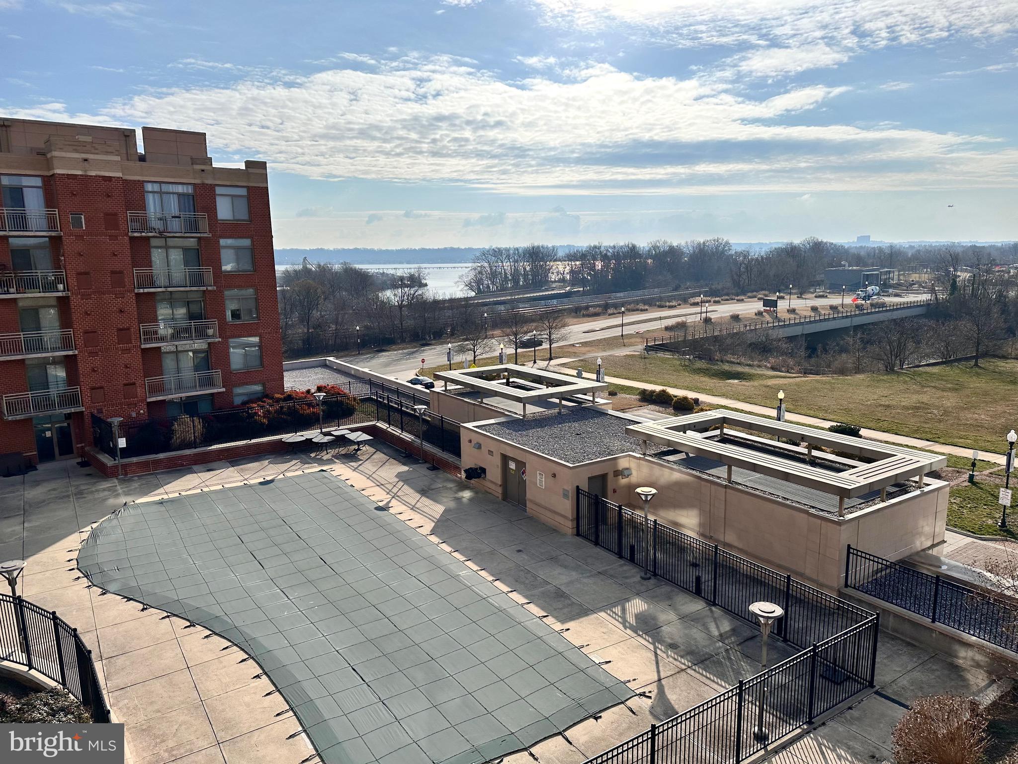 ECLIPSE ON CENTER PARK - Residential