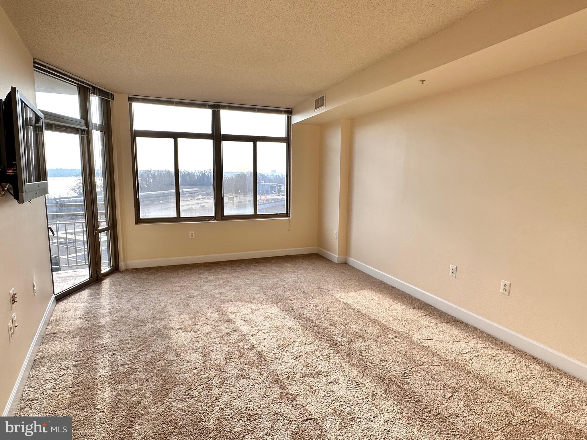 ECLIPSE ON CENTER PARK - Residential