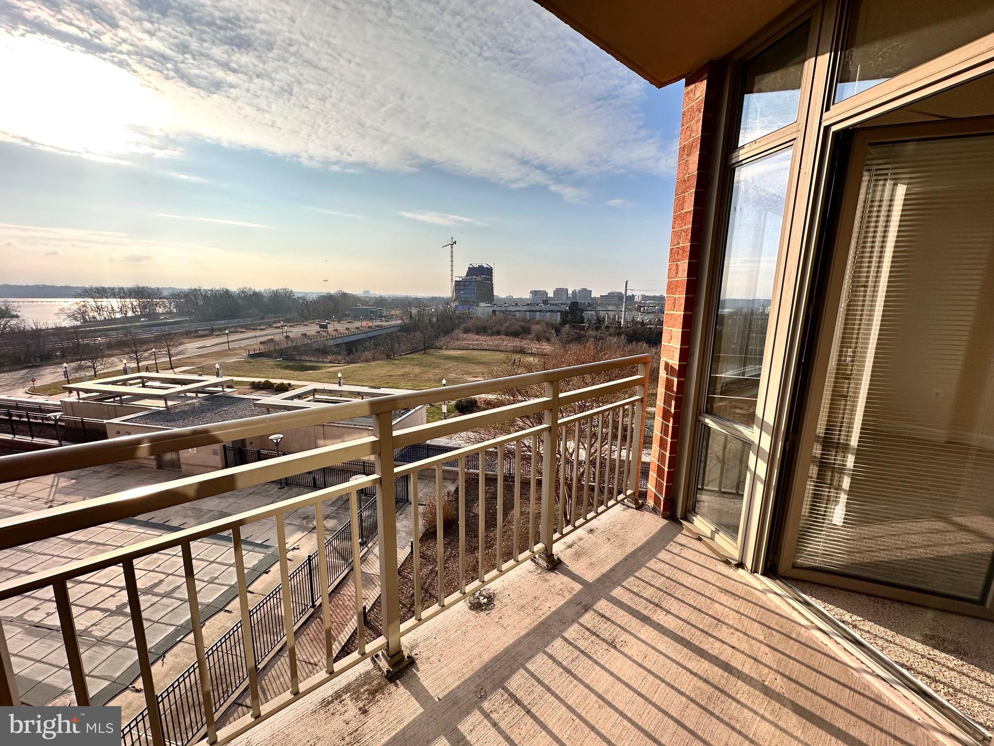 ECLIPSE ON CENTER PARK - Residential