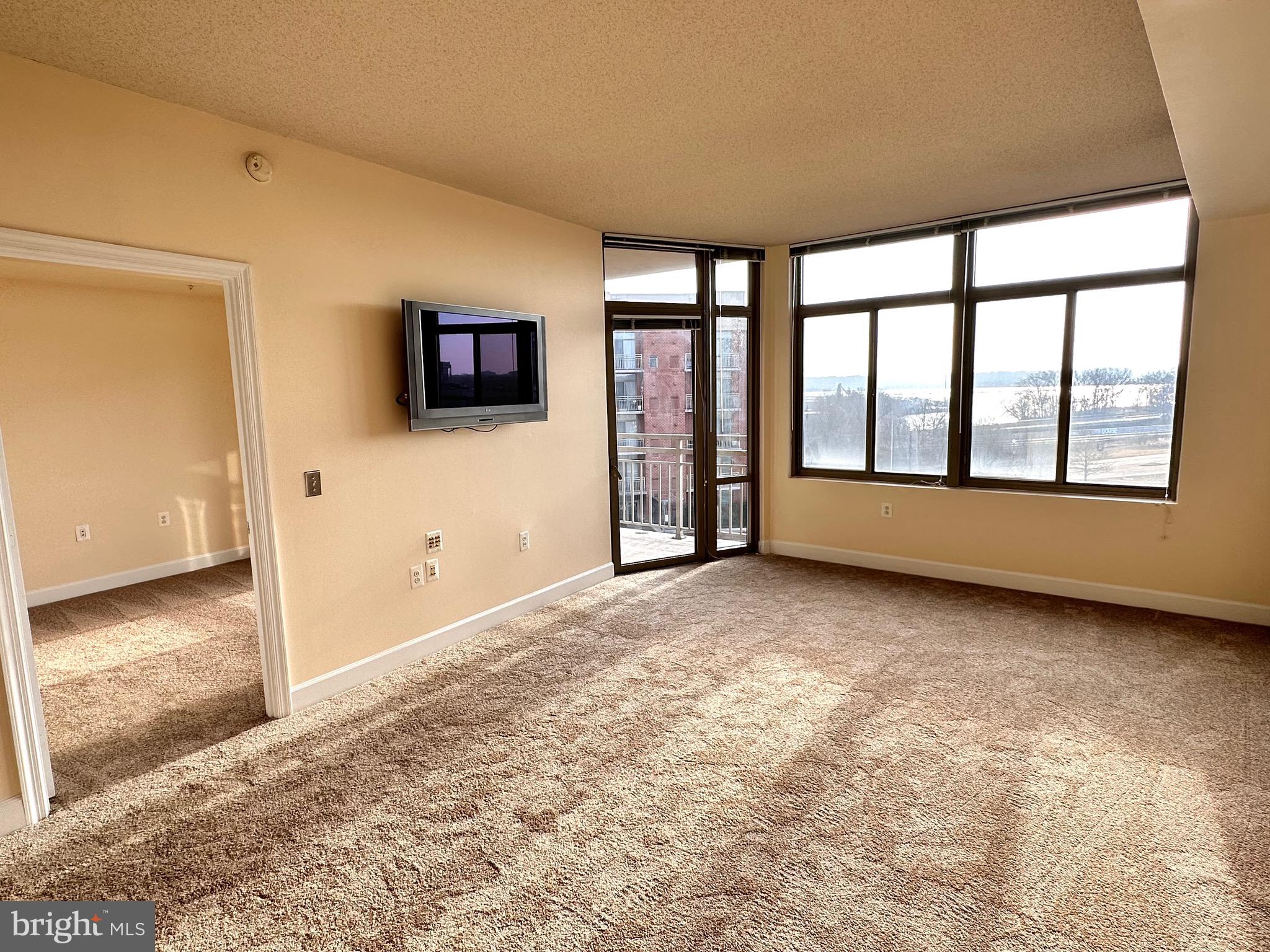 ECLIPSE ON CENTER PARK - Residential