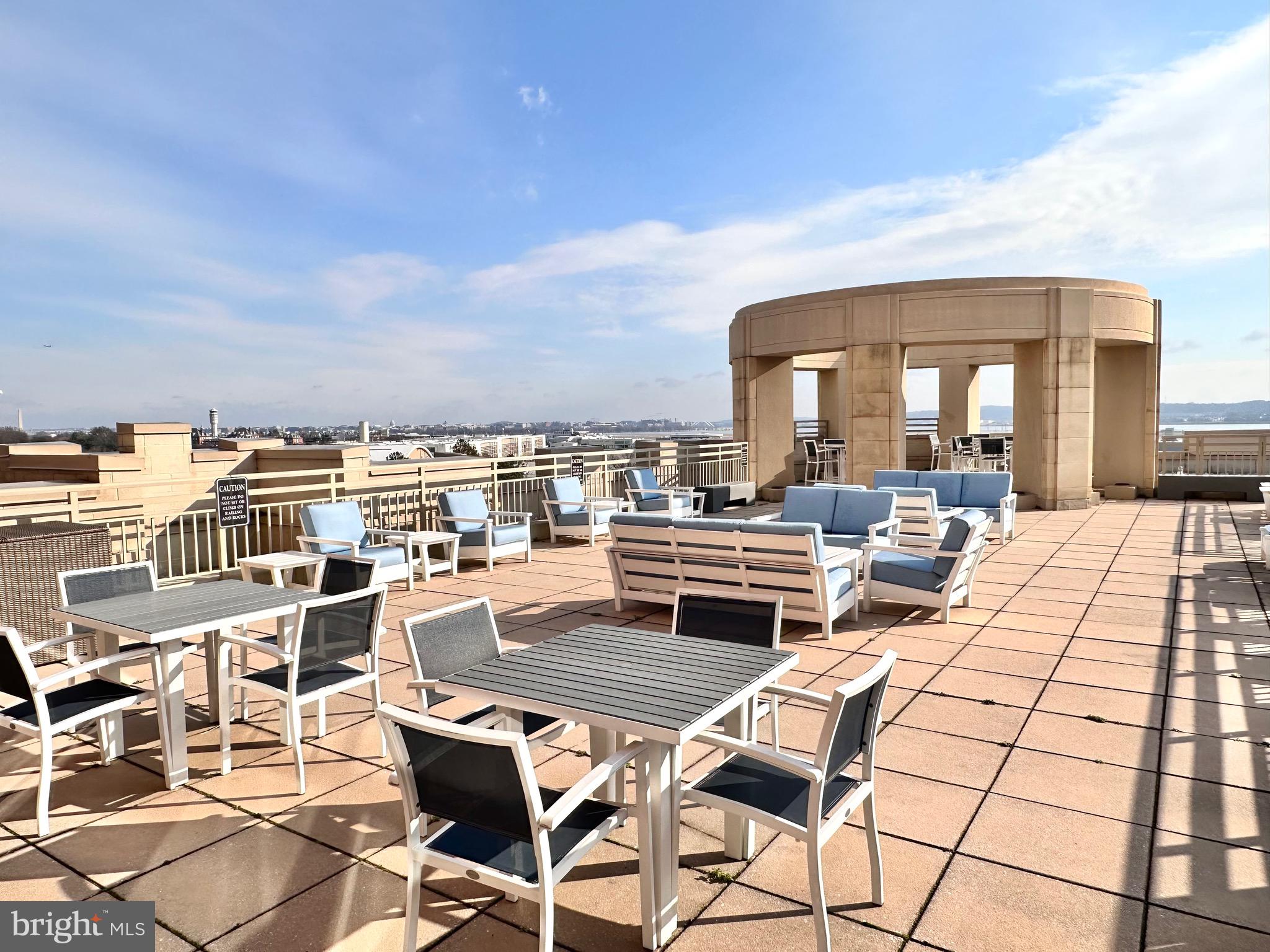 ECLIPSE ON CENTER PARK - Residential