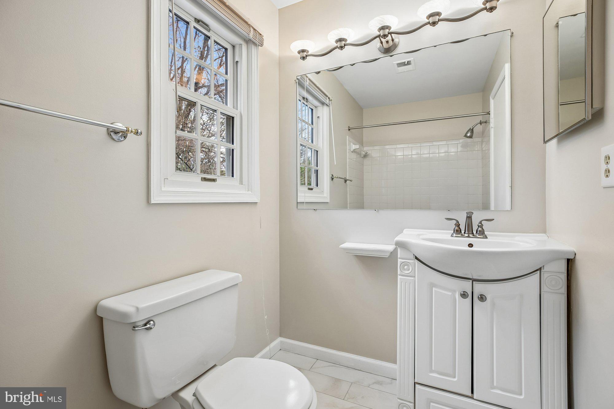 QUINCE ORCHARD KNOLLS - Residential