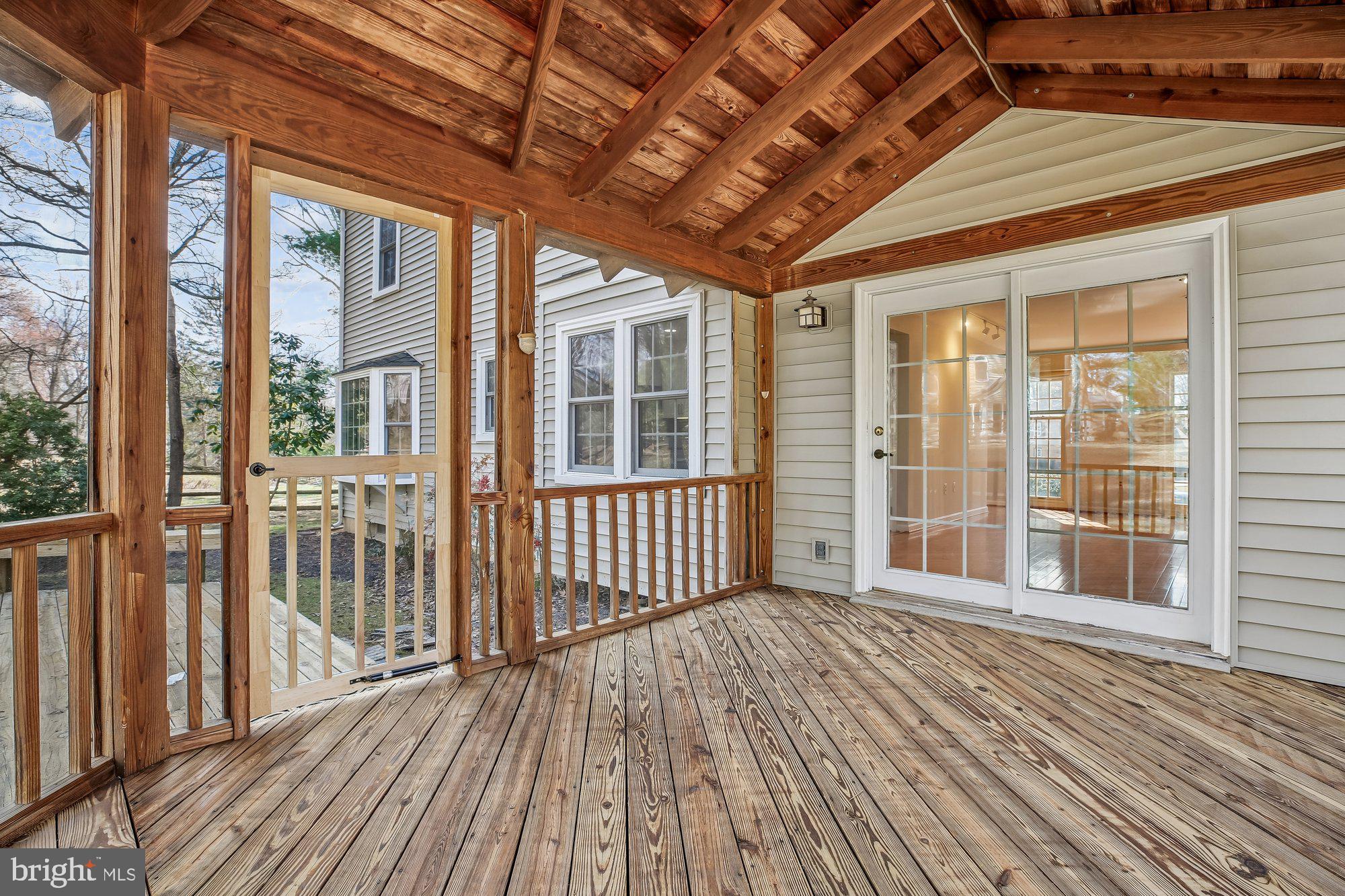 QUINCE ORCHARD KNOLLS - Residential
