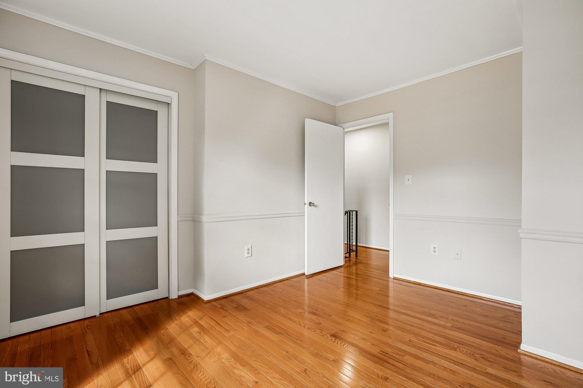 QUINCE ORCHARD KNOLLS - Residential