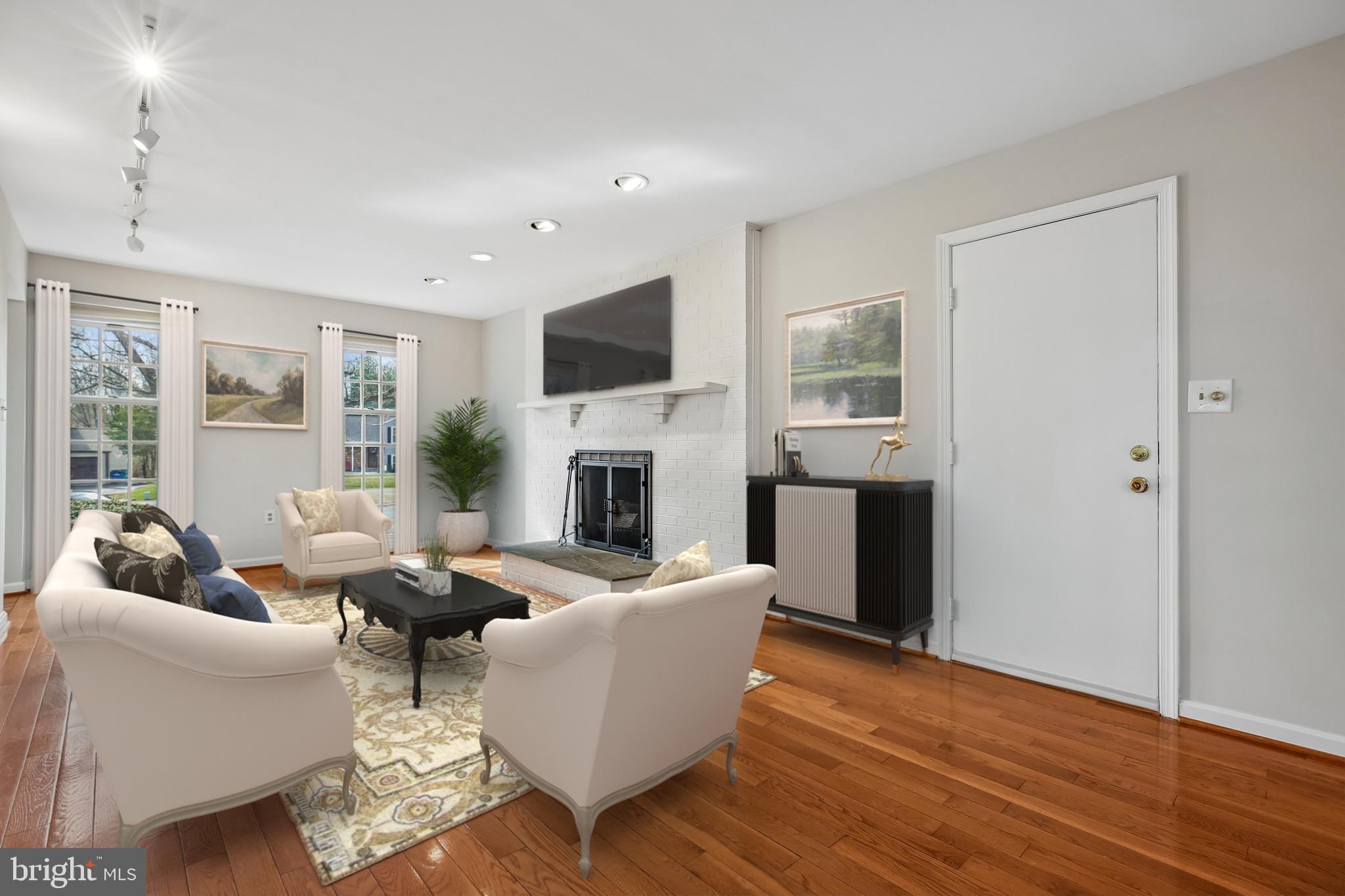QUINCE ORCHARD KNOLLS - Residential