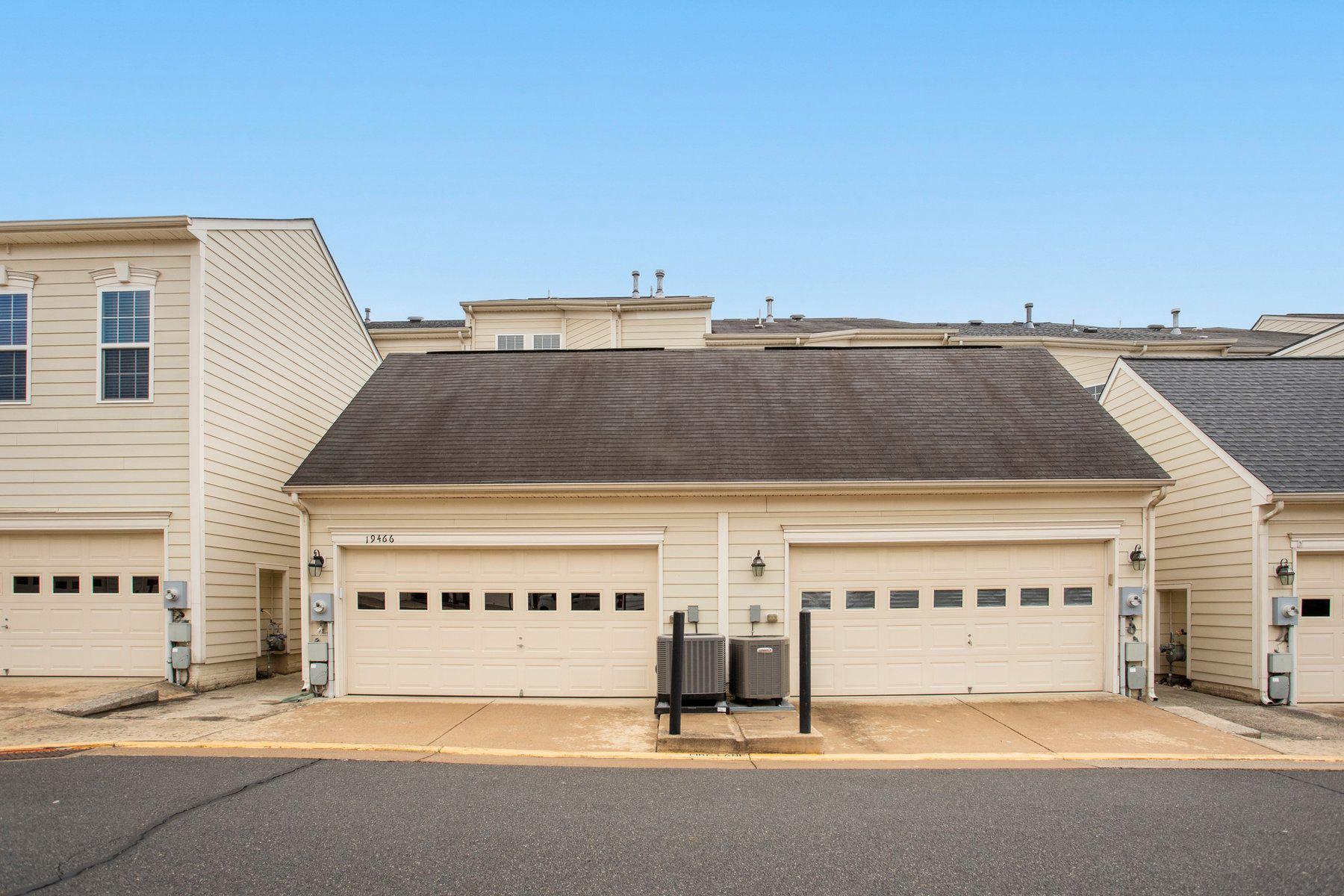 LANSDOWNE TOWN CENTER - Residential