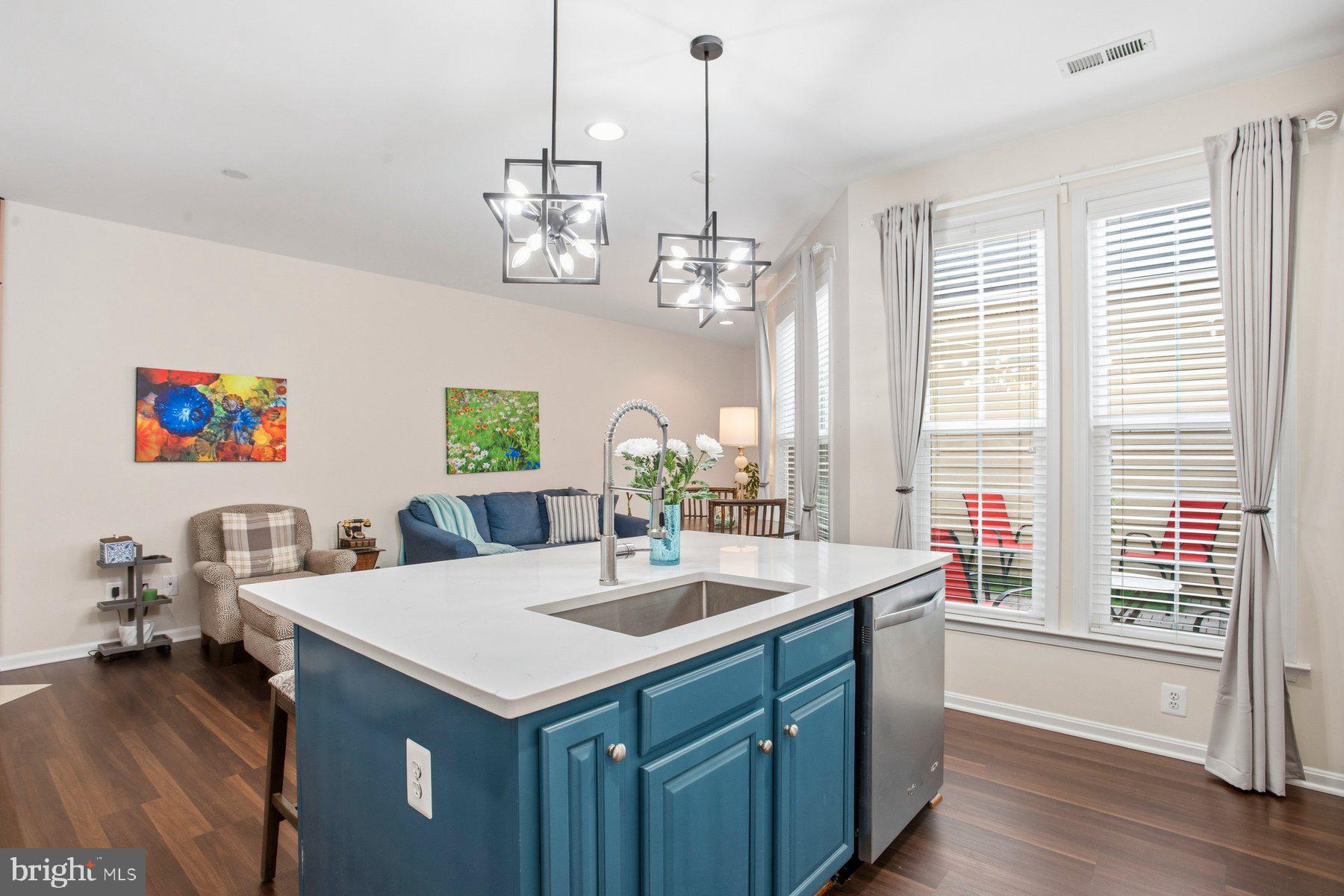 LANSDOWNE TOWN CENTER - Residential