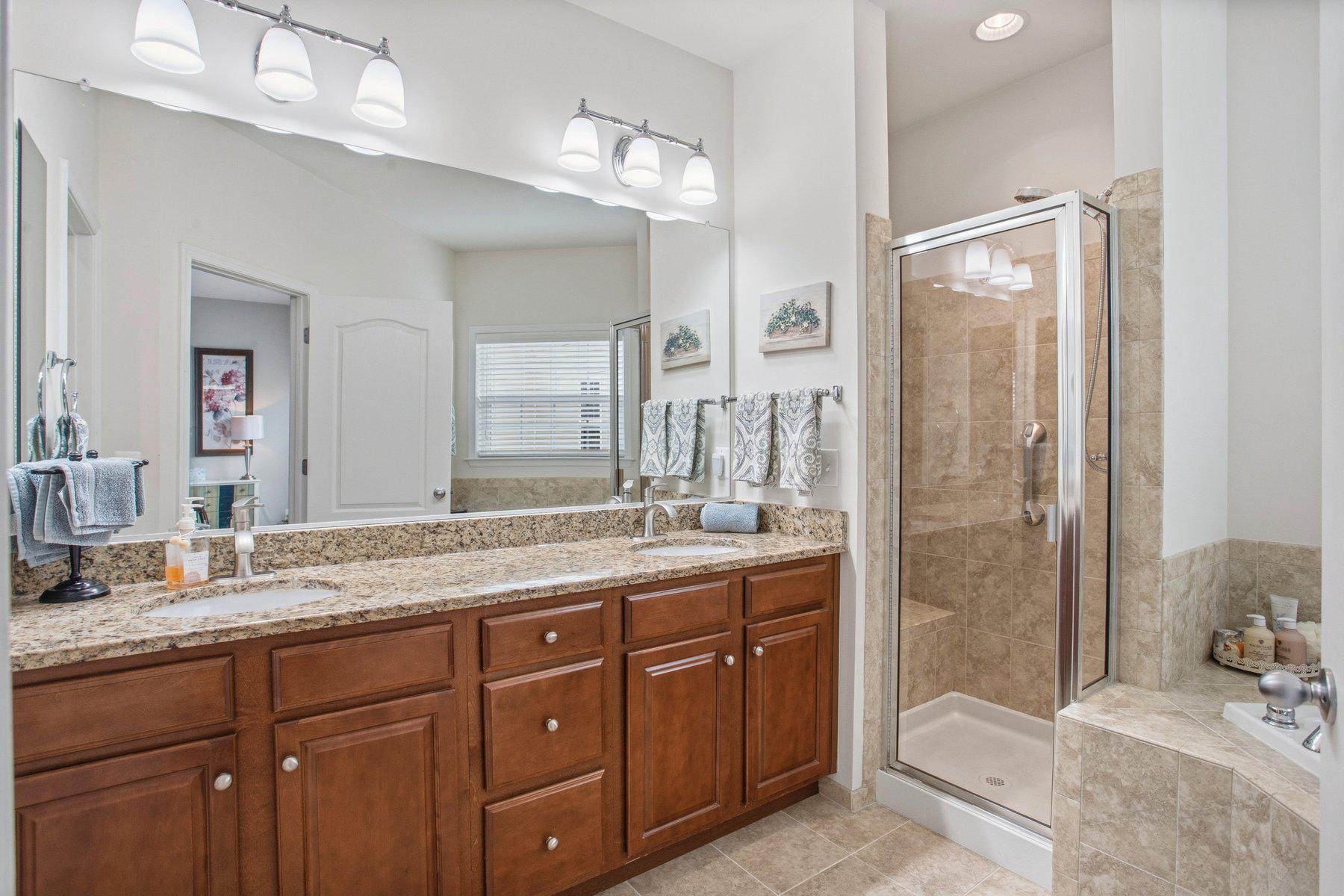 LANSDOWNE TOWN CENTER - Residential