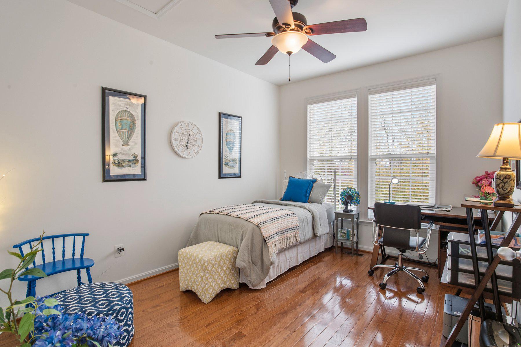 LANSDOWNE TOWN CENTER - Residential