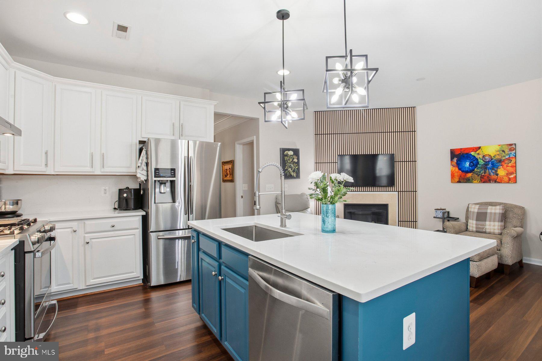 LANSDOWNE TOWN CENTER - Residential