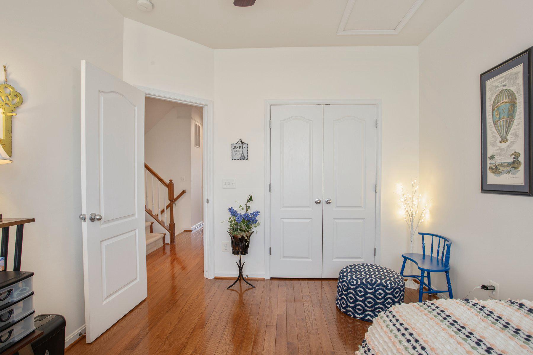 LANSDOWNE TOWN CENTER - Residential