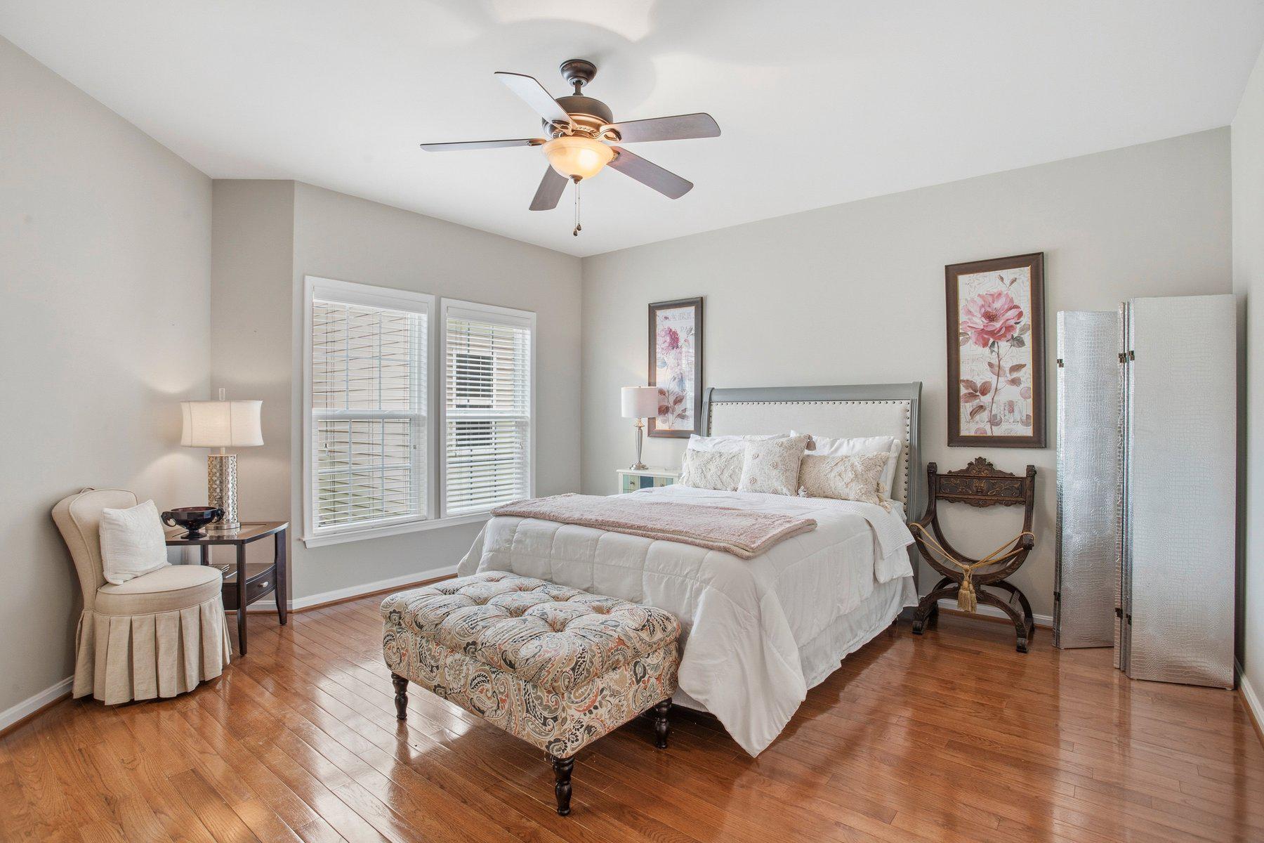 LANSDOWNE TOWN CENTER - Residential