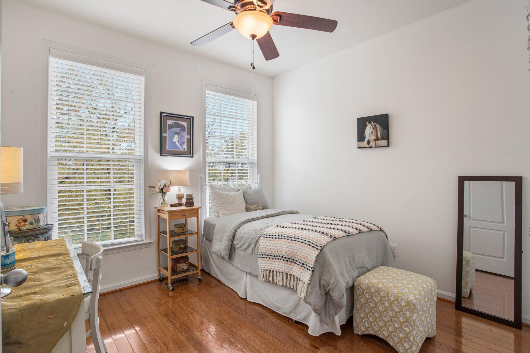 LANSDOWNE TOWN CENTER - Residential