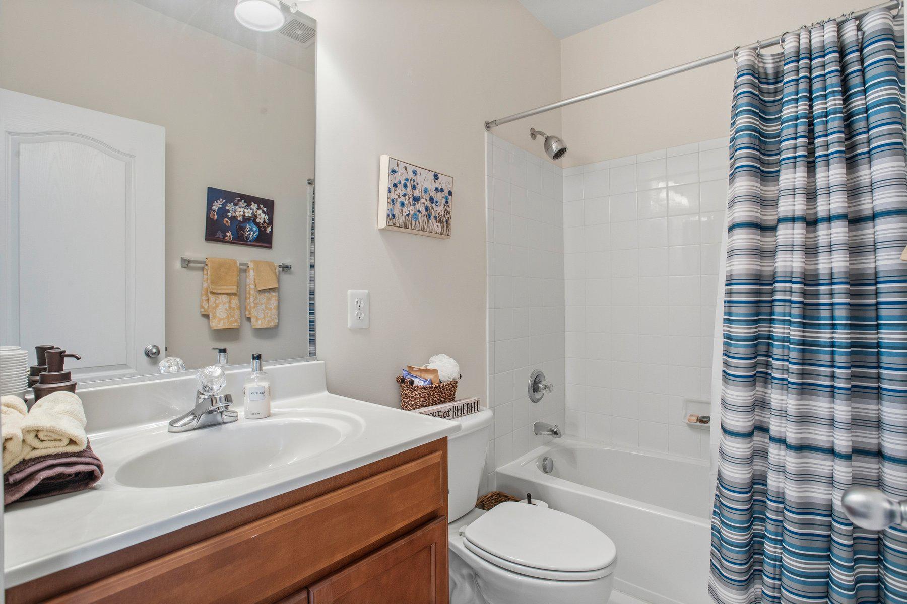 LANSDOWNE TOWN CENTER - Residential