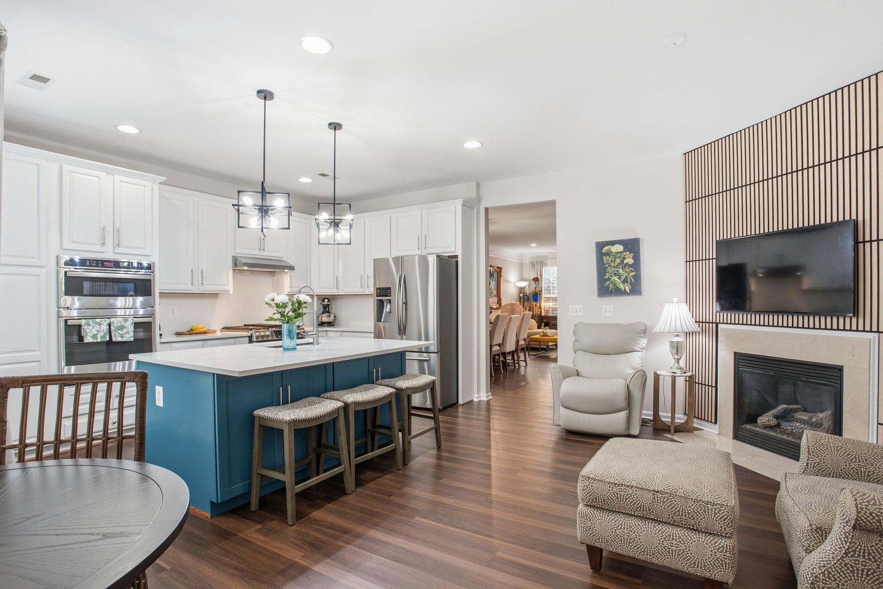 LANSDOWNE TOWN CENTER - Residential