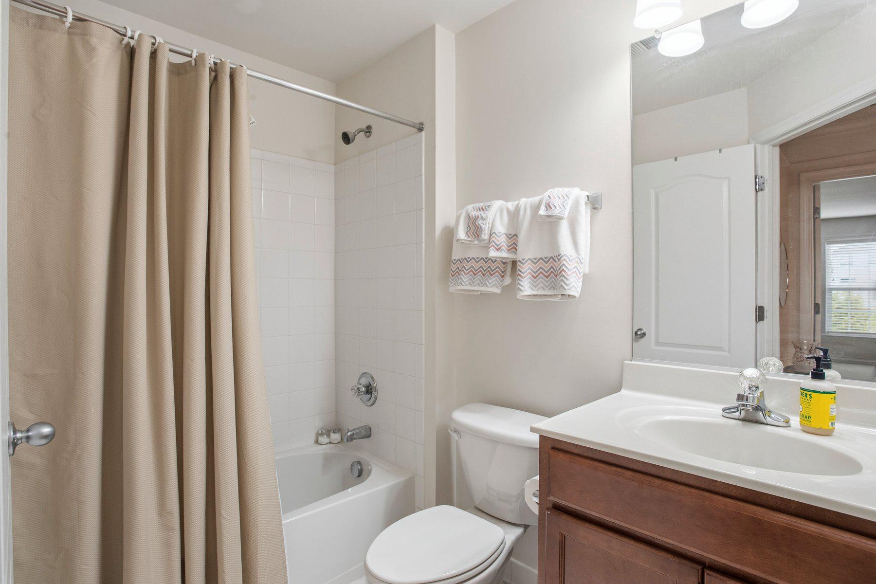 LANSDOWNE TOWN CENTER - Residential