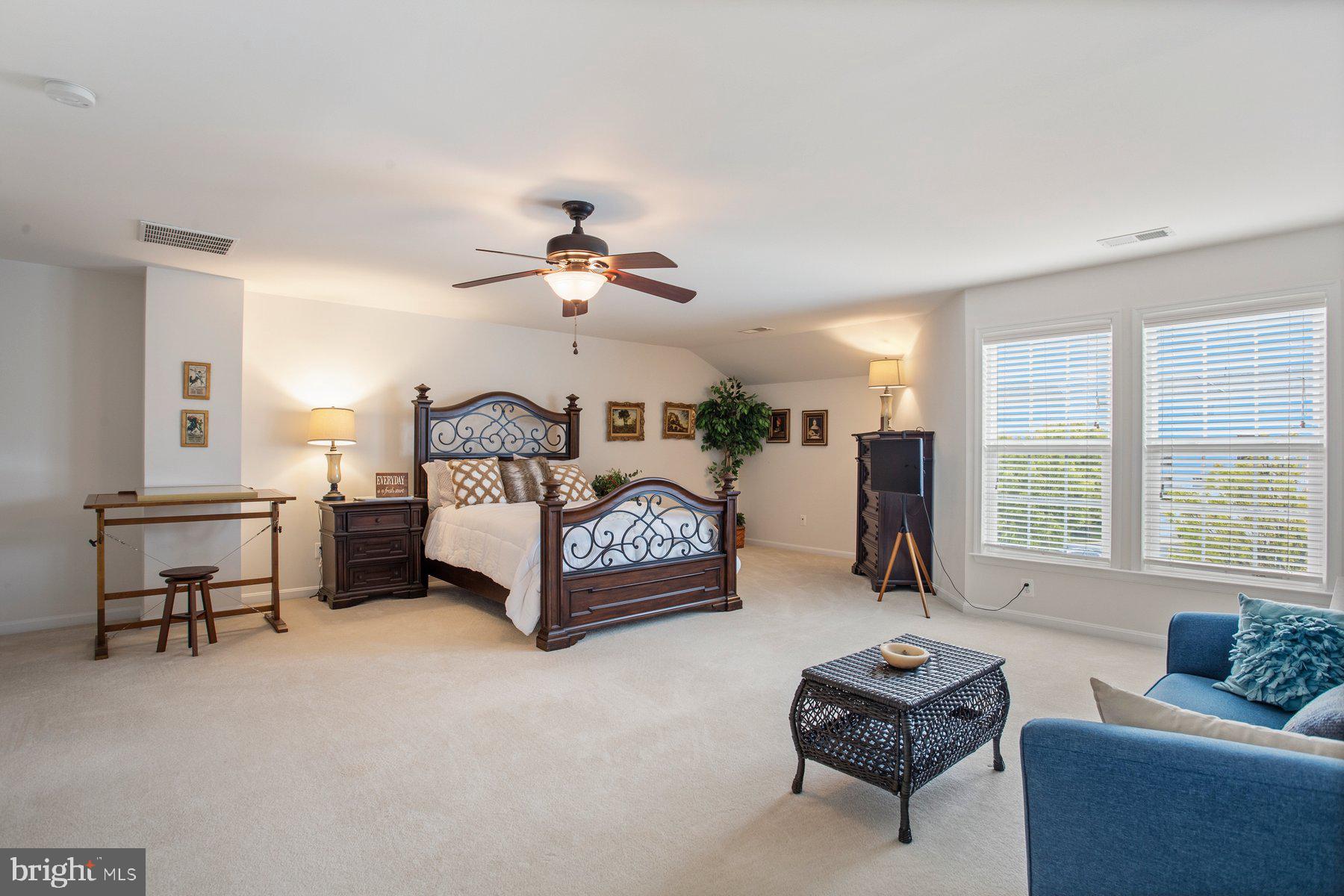 LANSDOWNE TOWN CENTER - Residential