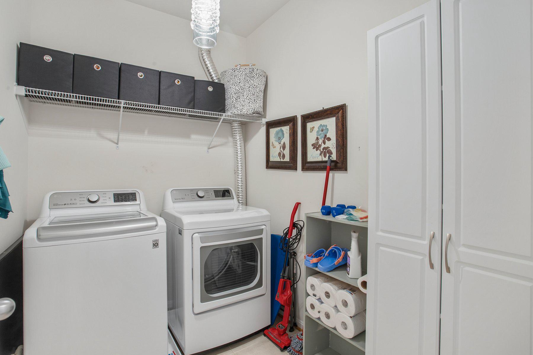 LANSDOWNE TOWN CENTER - Residential