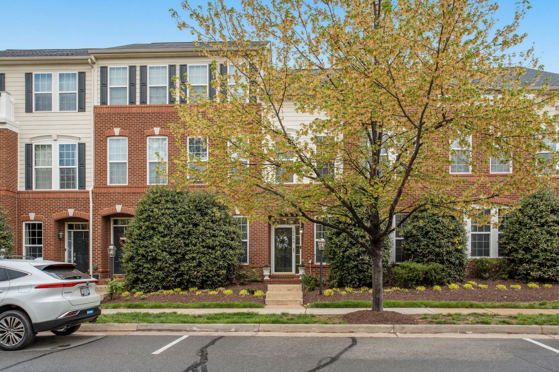 LANSDOWNE TOWN CENTER - Residential