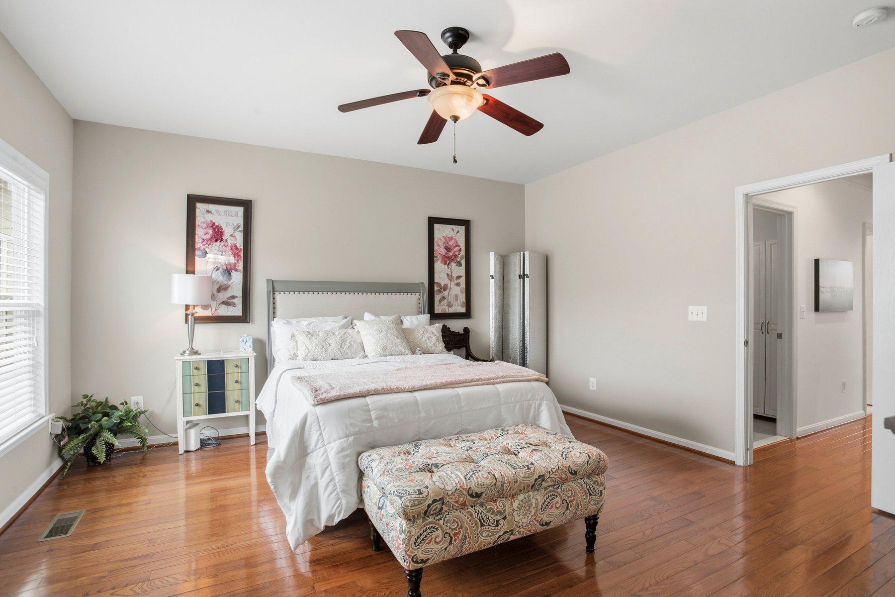 LANSDOWNE TOWN CENTER - Residential