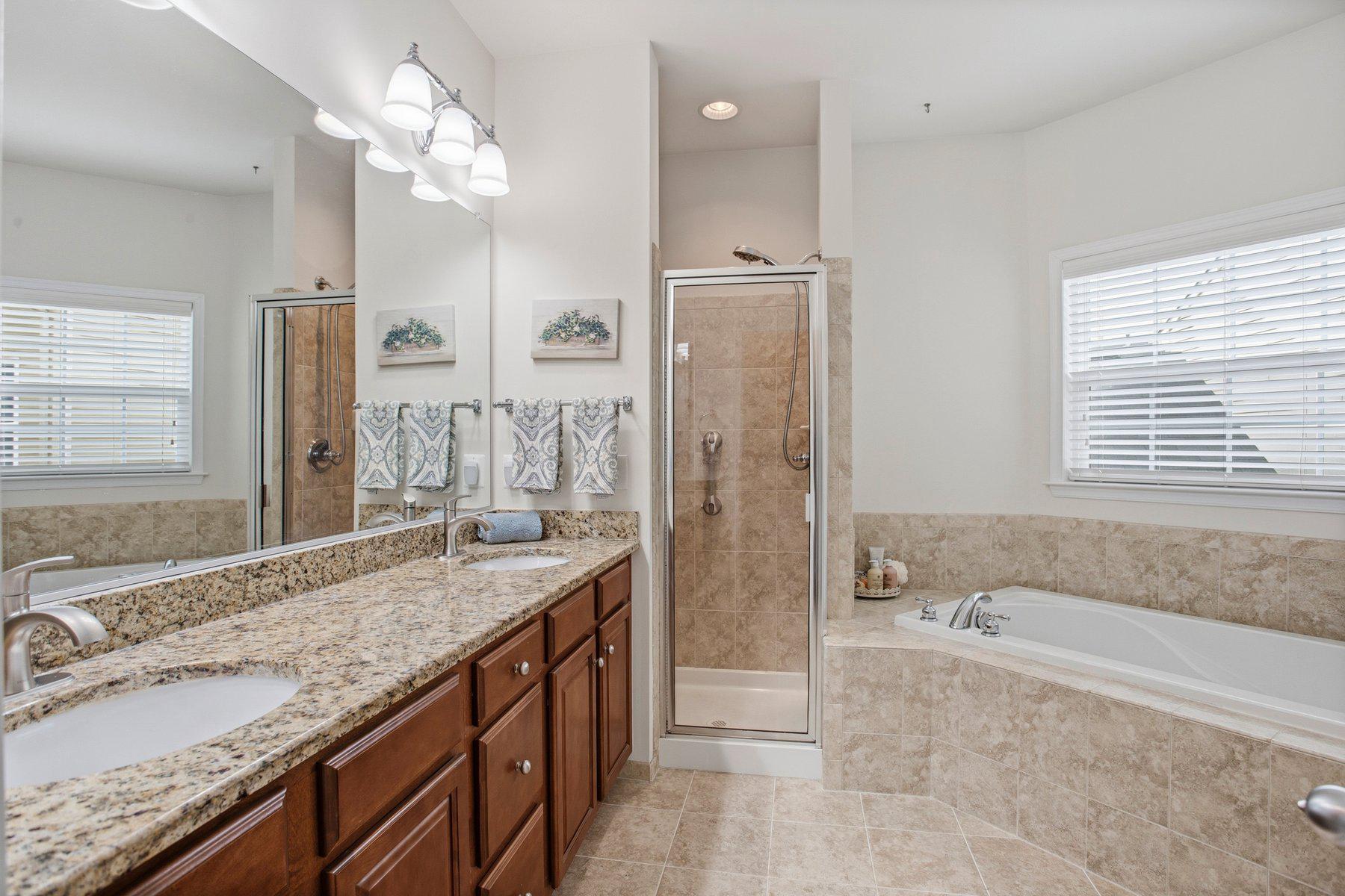 LANSDOWNE TOWN CENTER - Residential