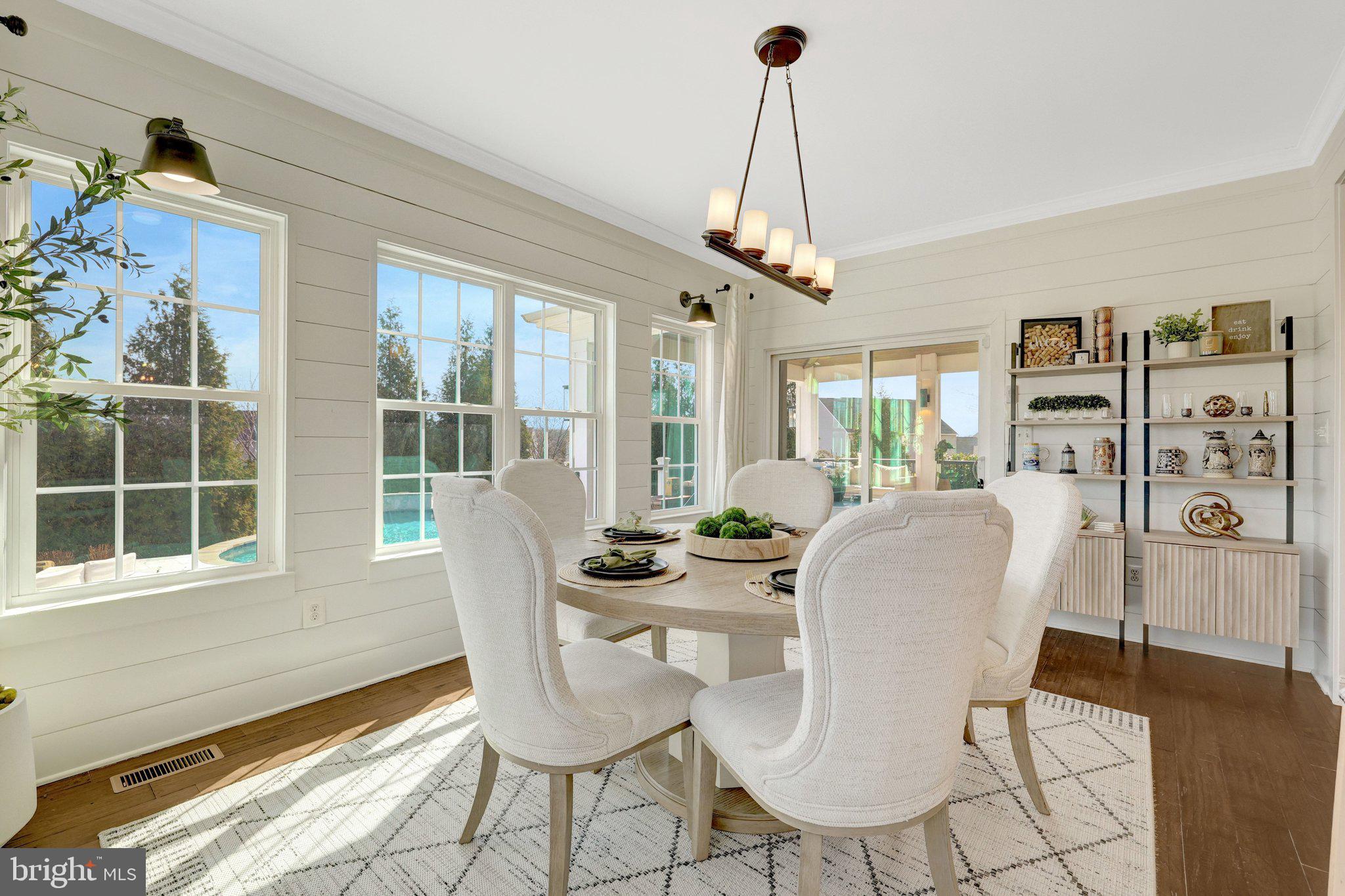 DAWSON'S CORNER - Residential