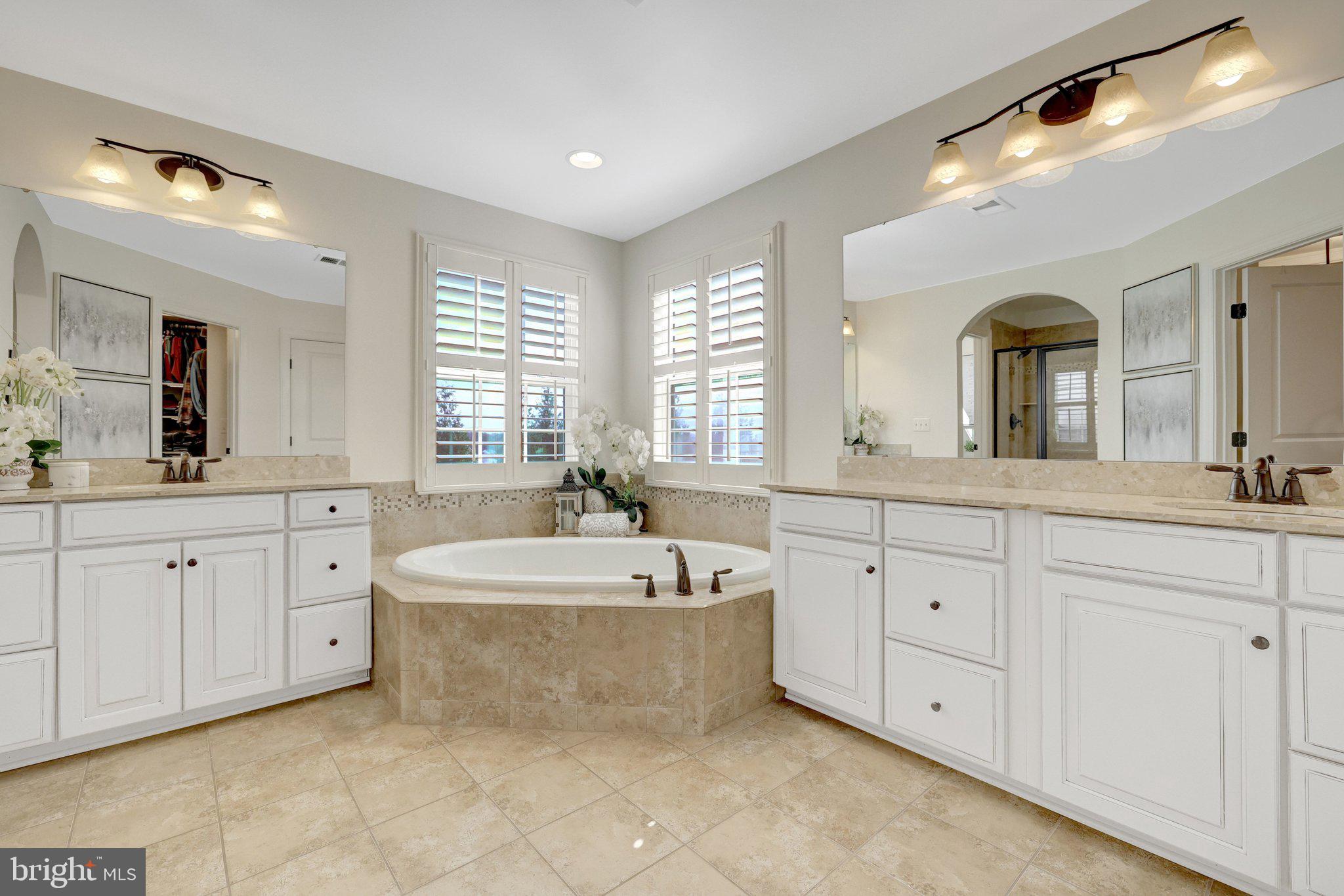 DAWSON'S CORNER - Residential