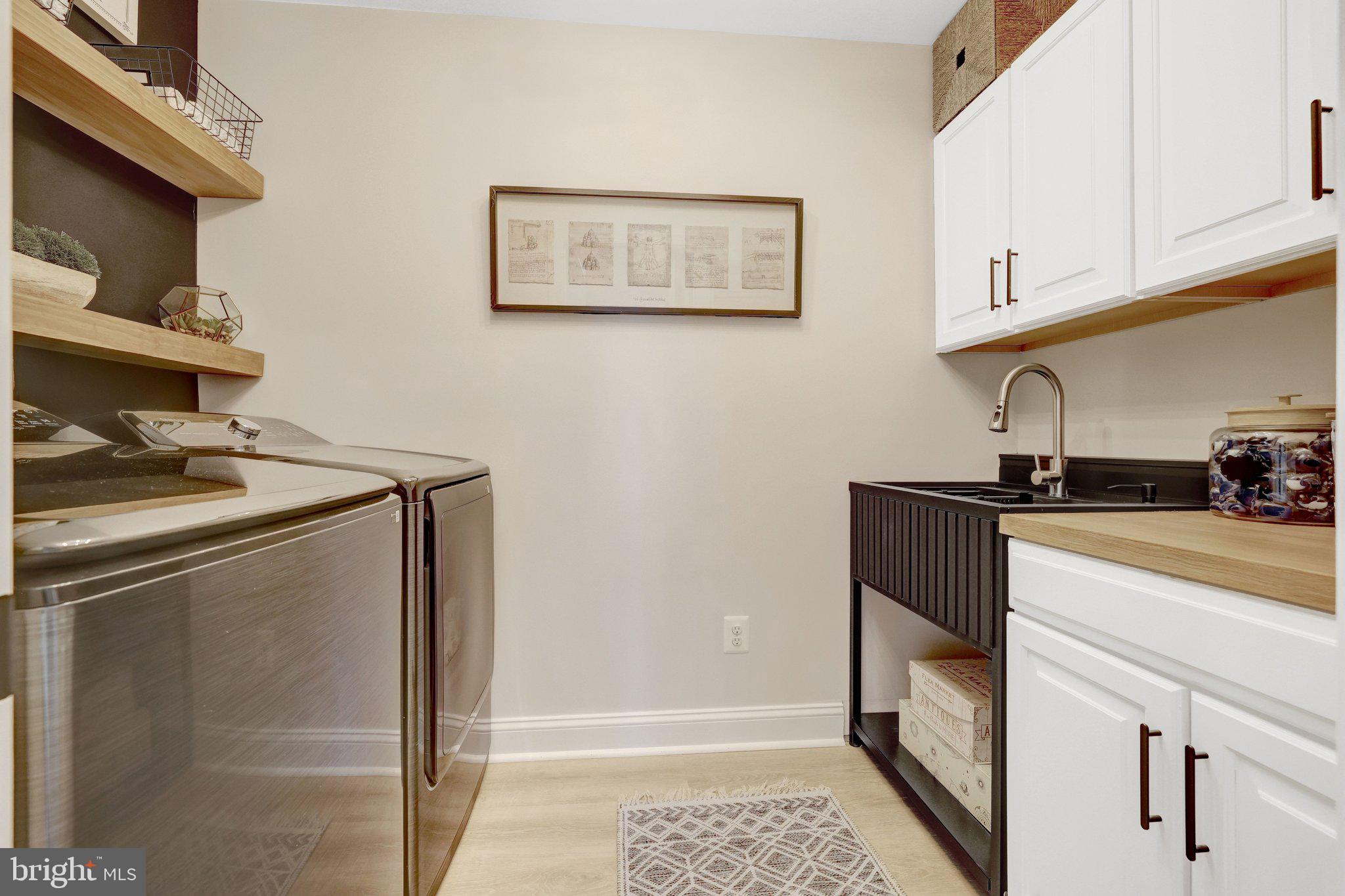 DAWSON'S CORNER - Residential