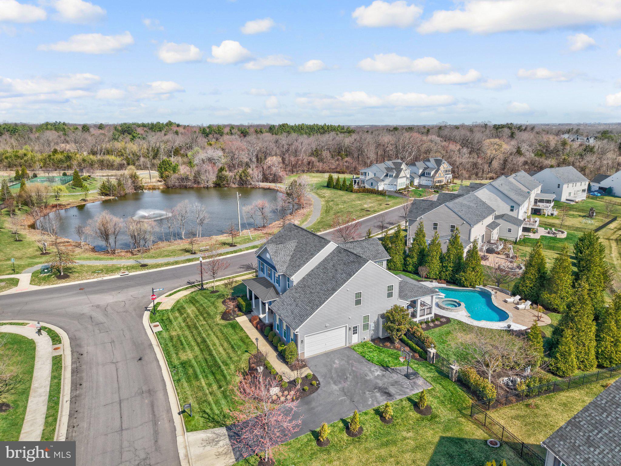 DAWSON'S CORNER - Residential