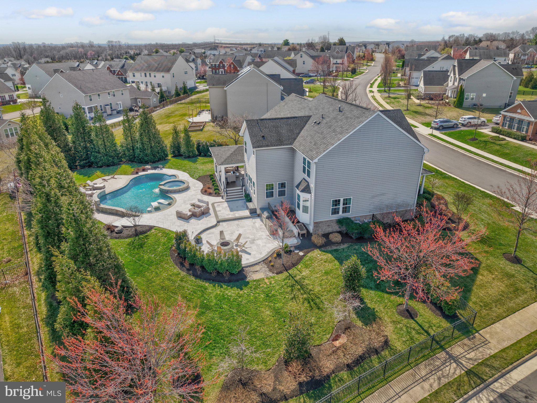 DAWSON'S CORNER - Residential