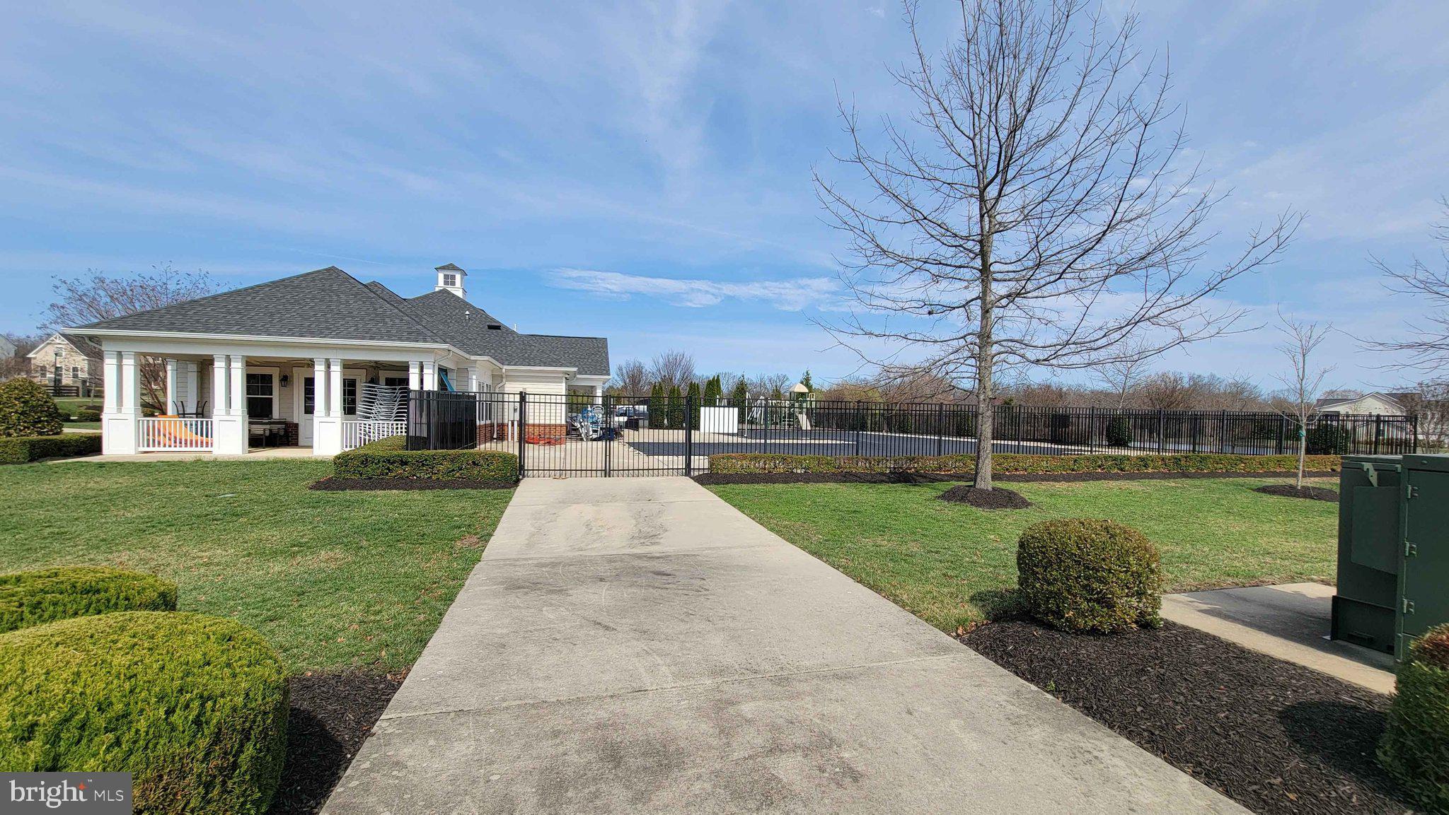 DAWSON'S CORNER - Residential