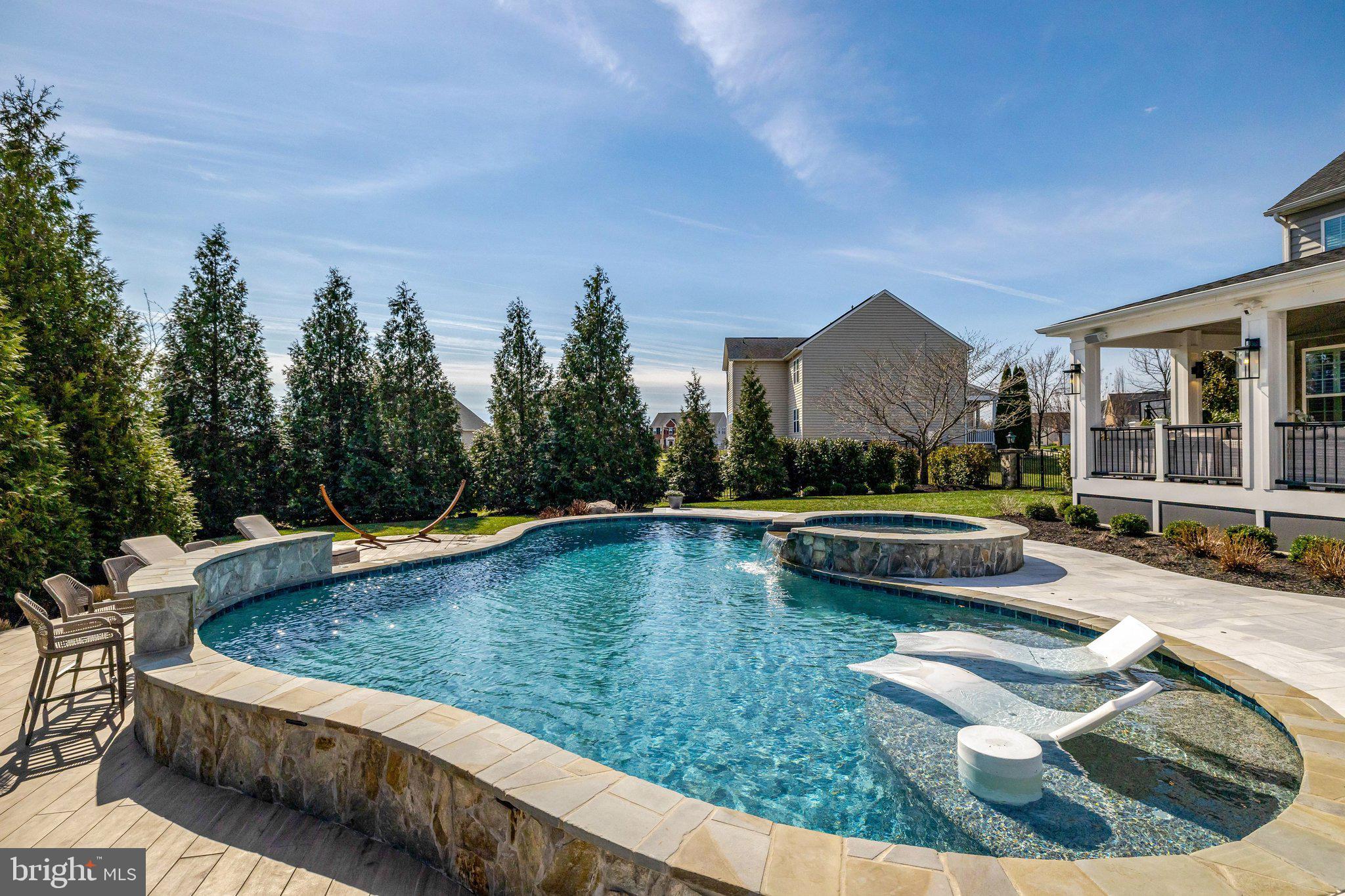 DAWSON'S CORNER - Residential